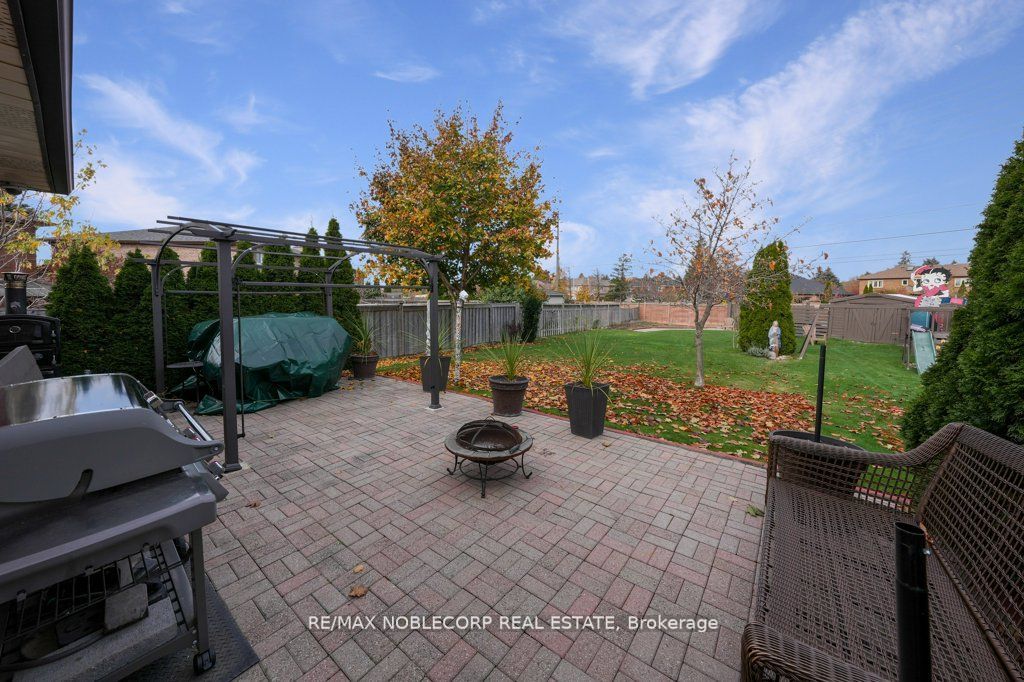 70 Lime Dr