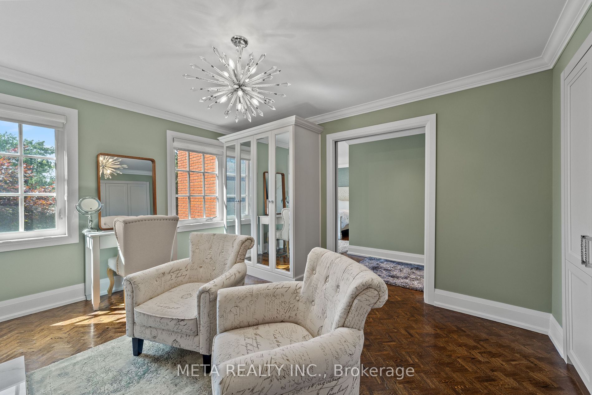 35 Willett Crescent