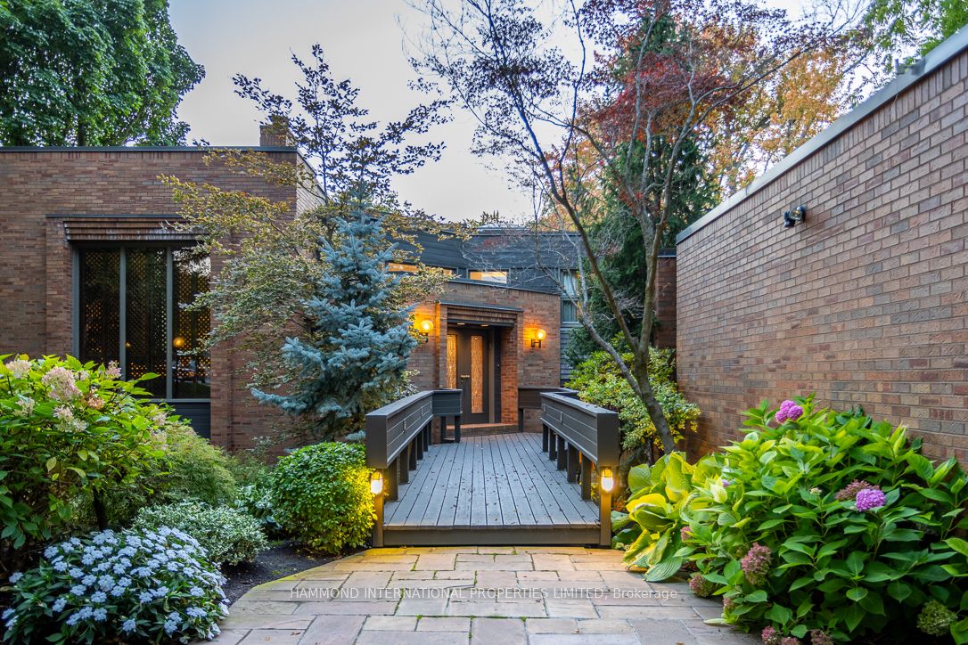 18 Old English Lane