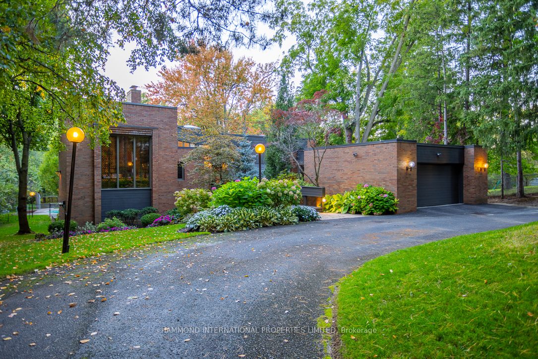 18 Old English Lane