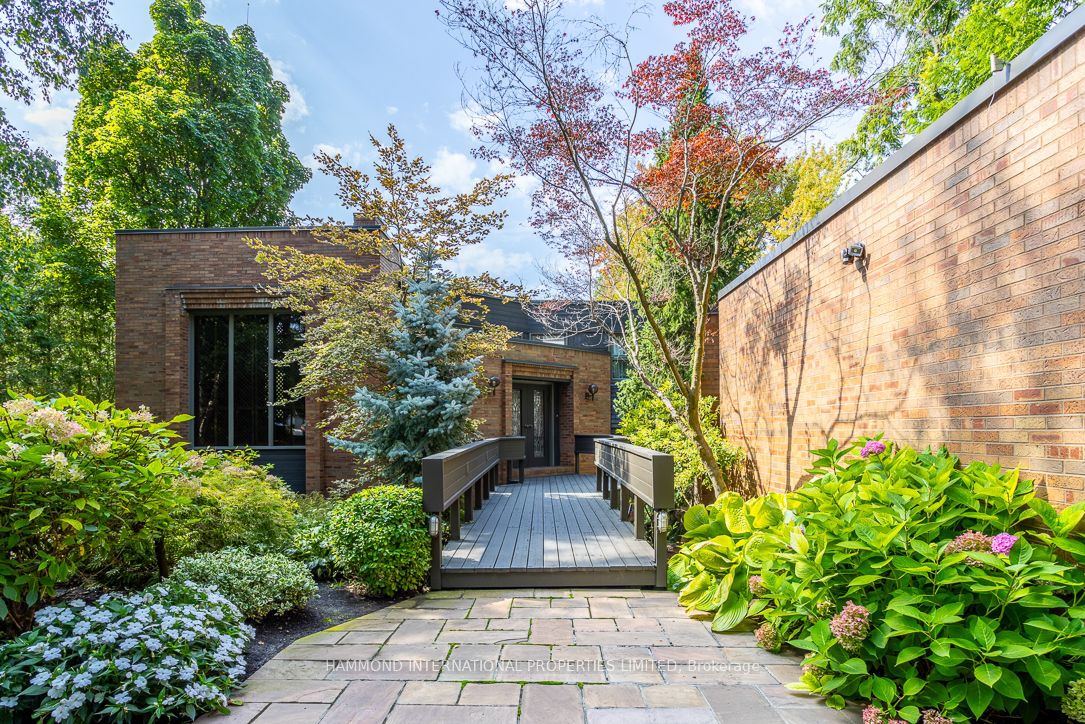 18 Old English Lane