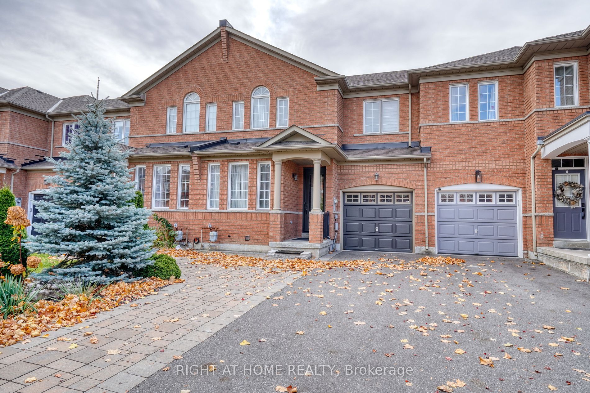 152 Dolce Cres