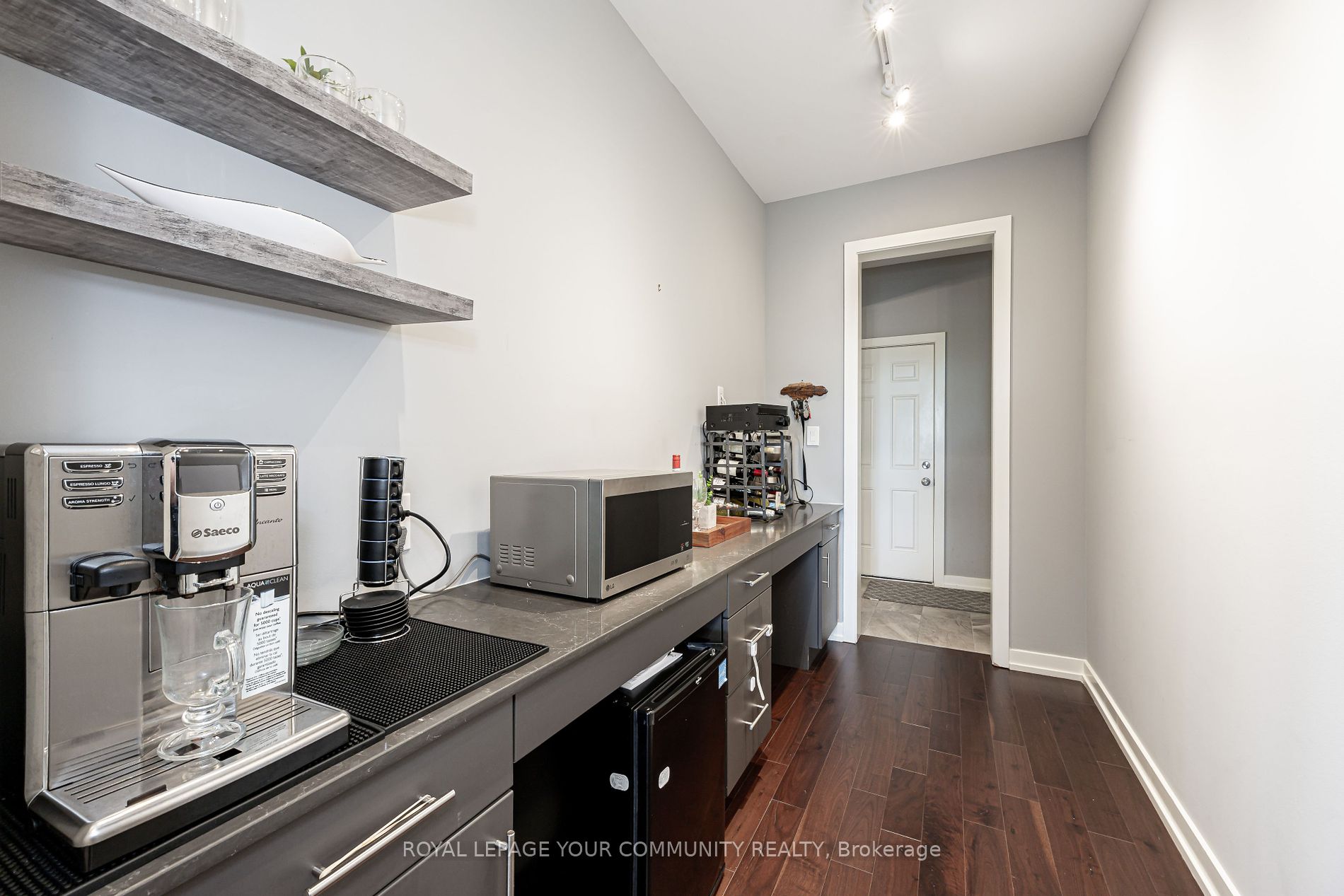 7 Turner Dr
