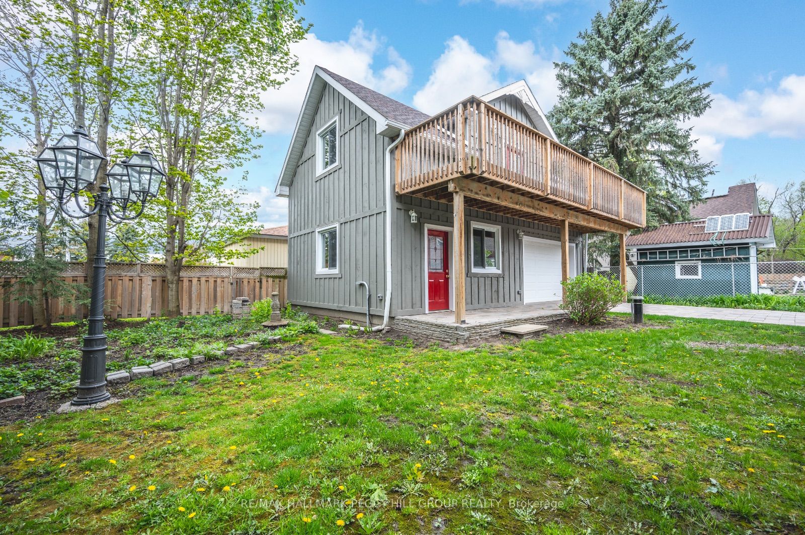 251 Barrie St