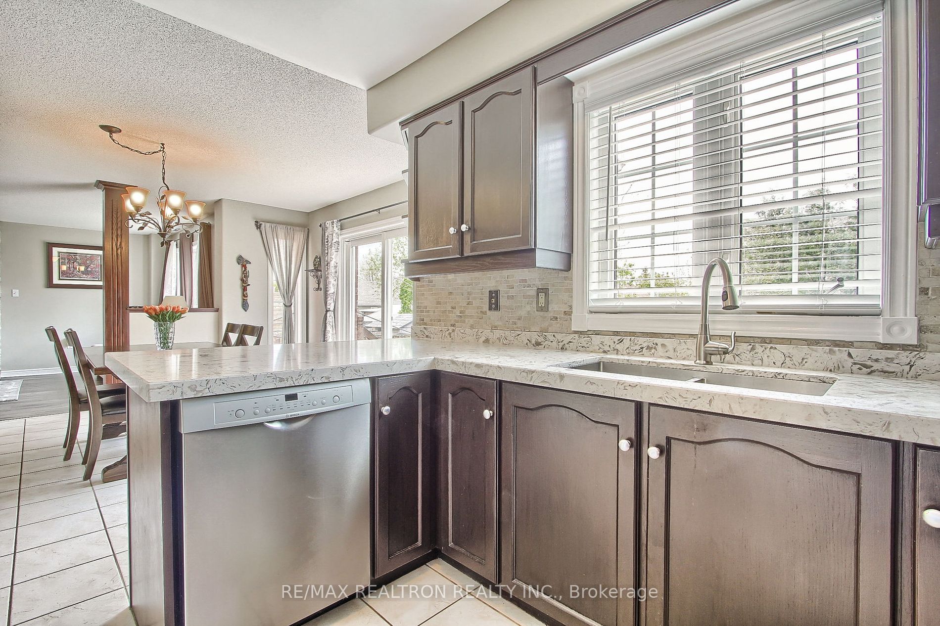 31 Kerfoot Cres