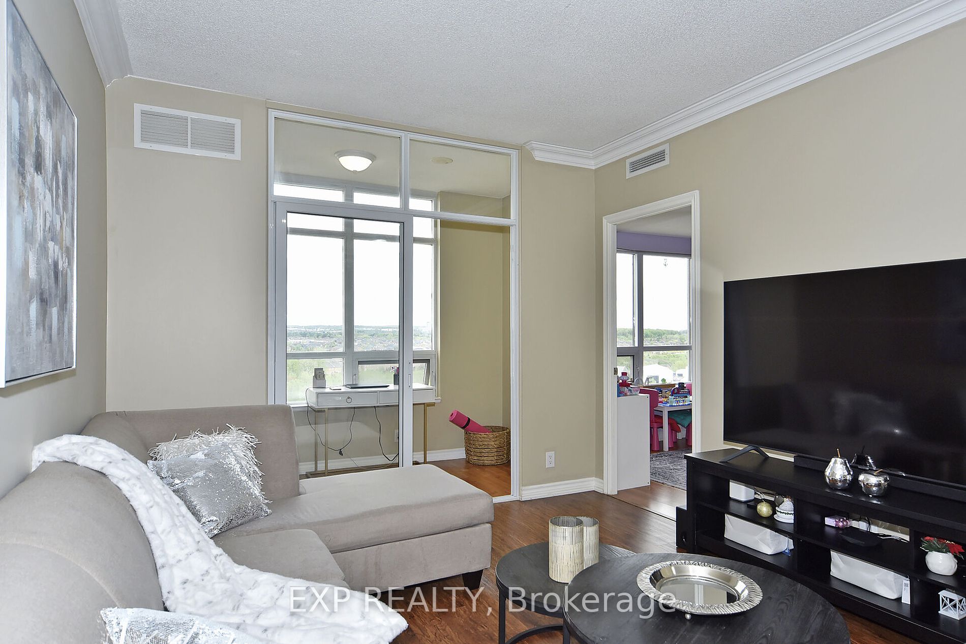 9235 Jane Street, #1404