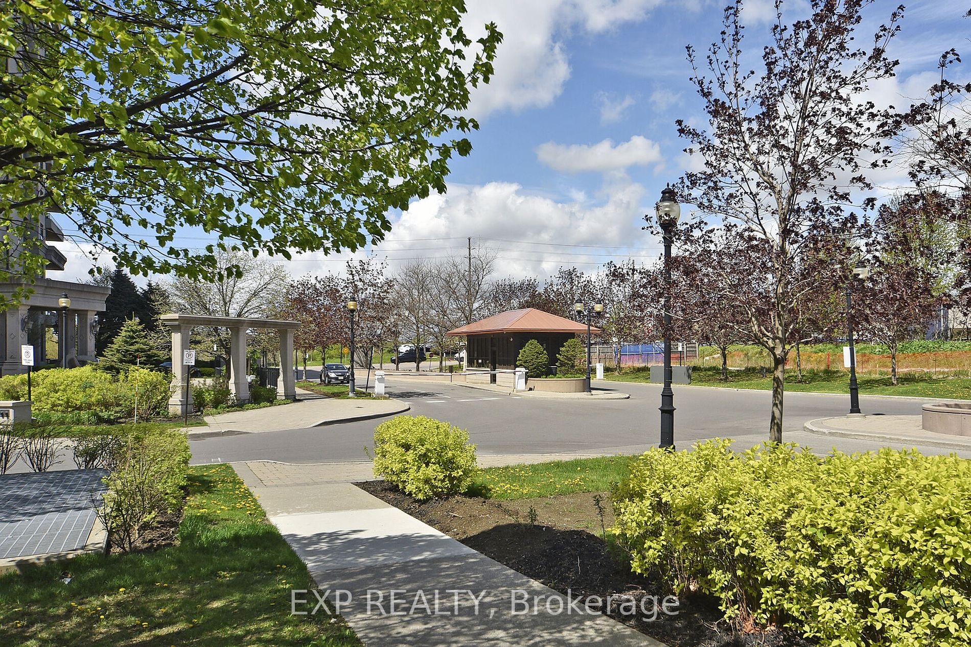 9235 Jane Street, #1404