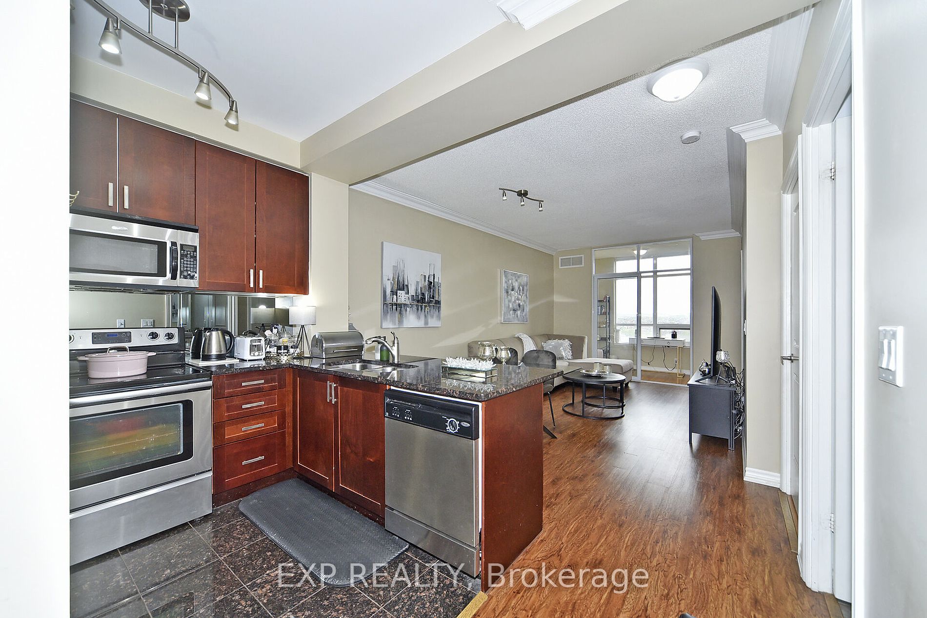 9235 Jane Street, #1404