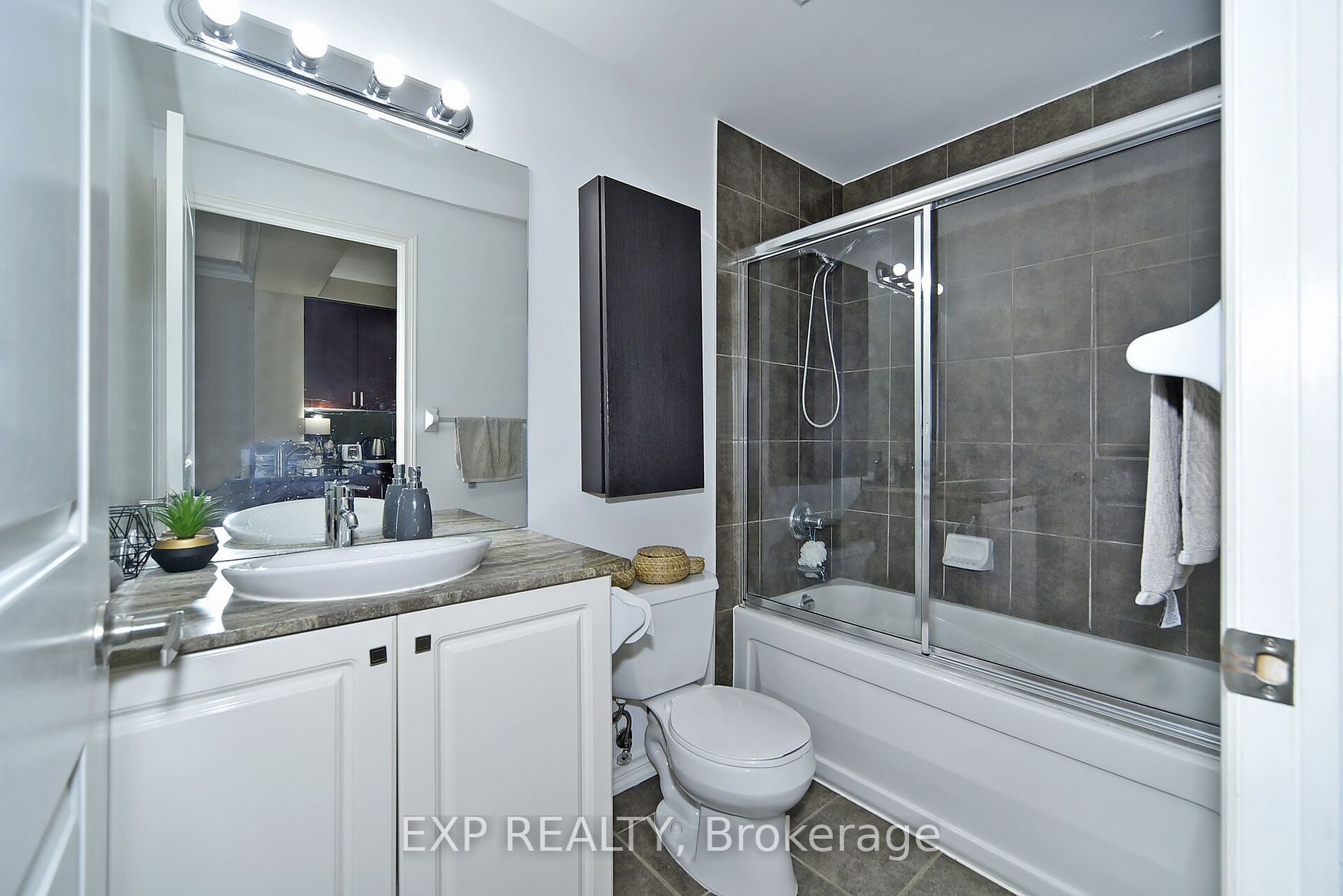 9235 Jane Street, #1404