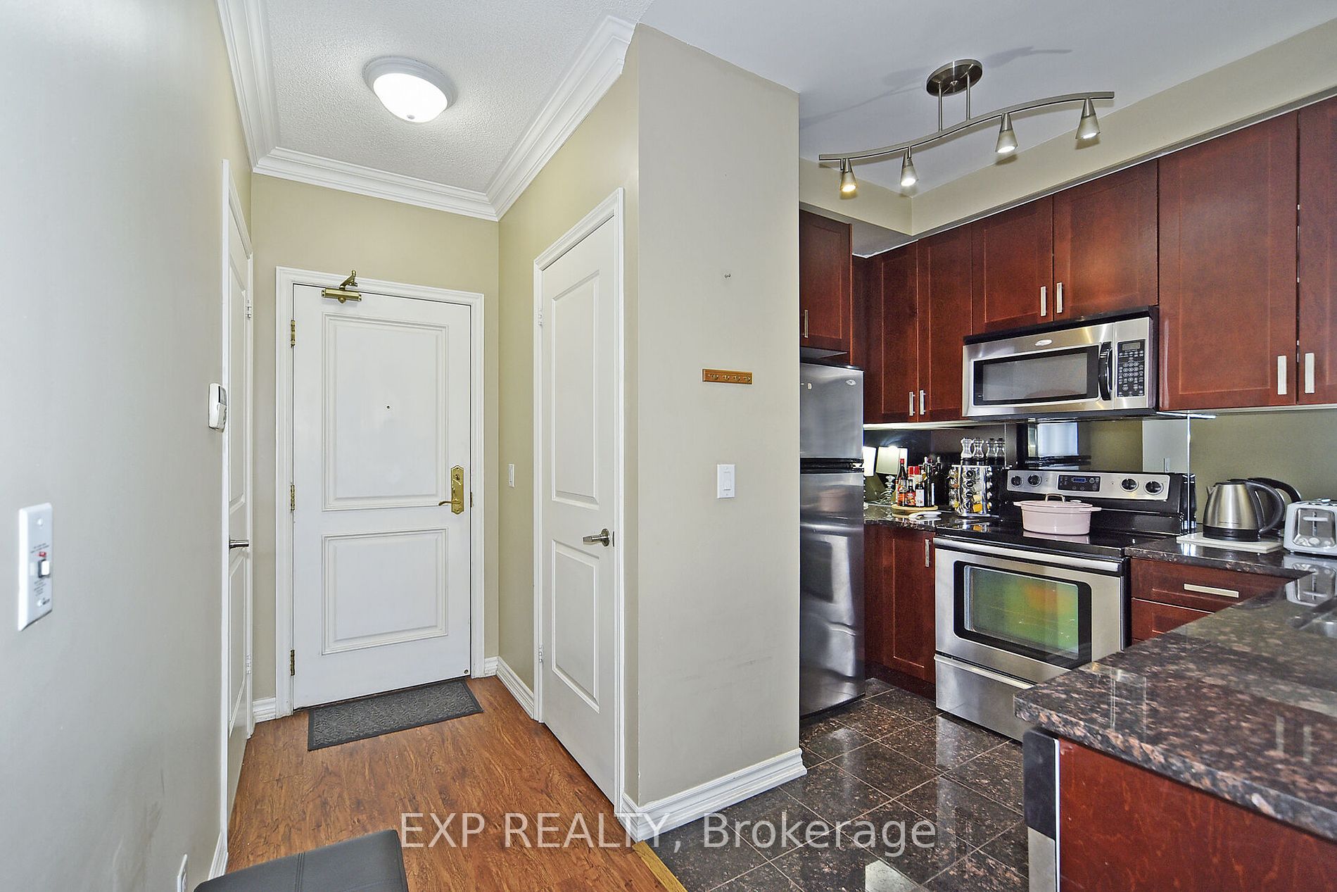 9235 Jane Street, #1404