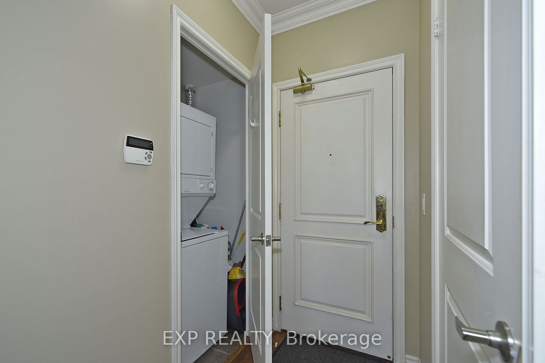 9235 Jane Street, #1404