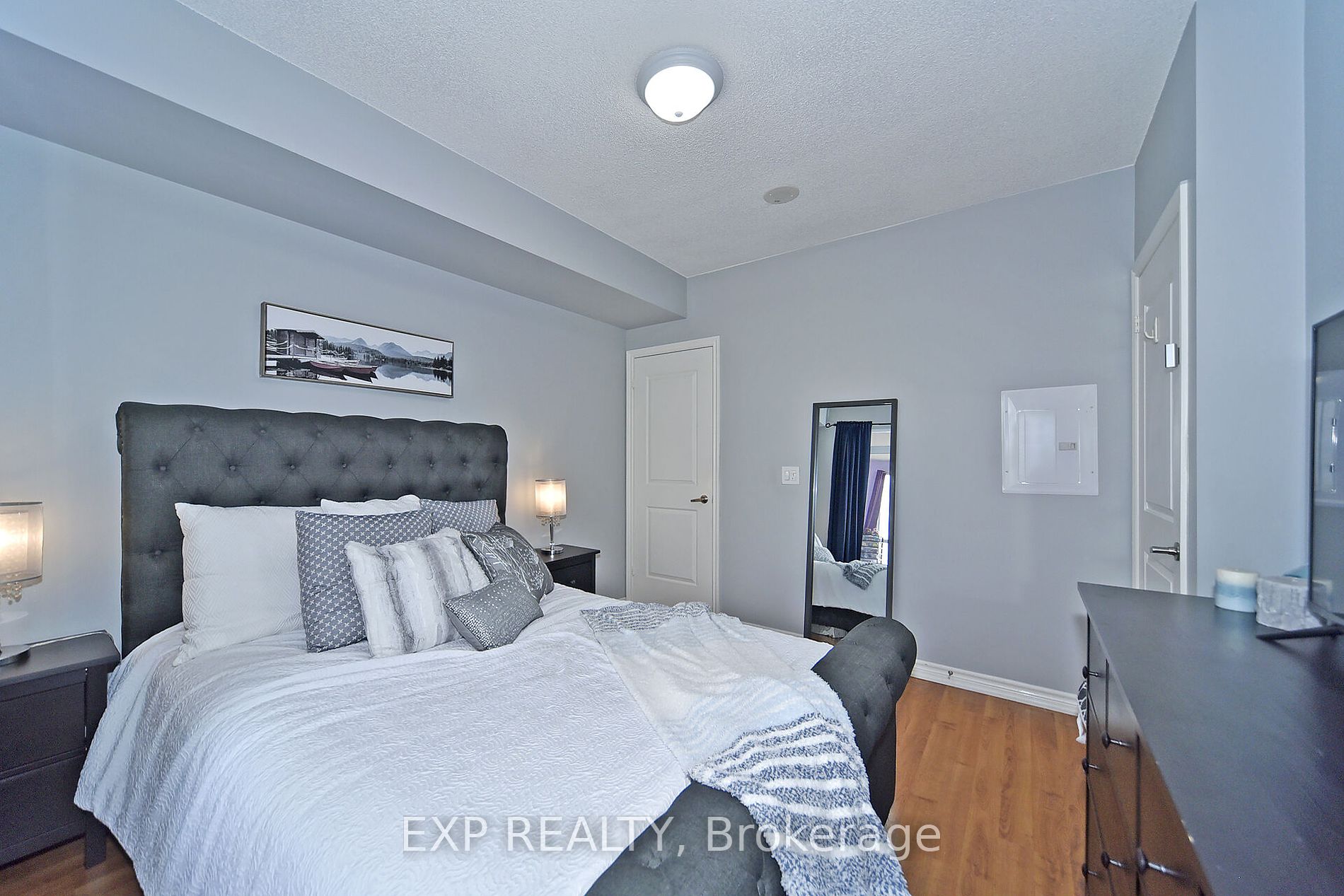 9235 Jane Street, #1404
