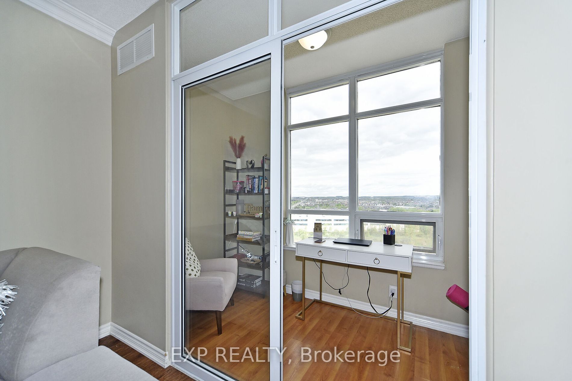 9235 Jane Street, #1404