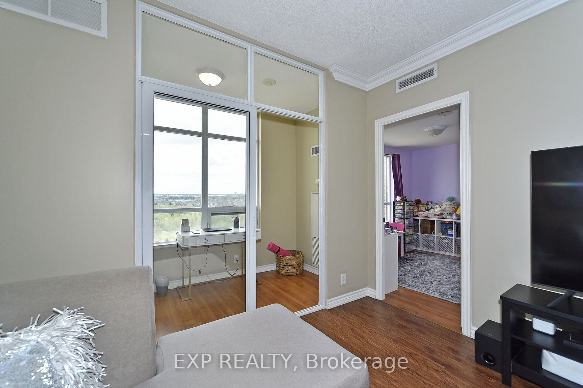 9235 Jane Street, #1404