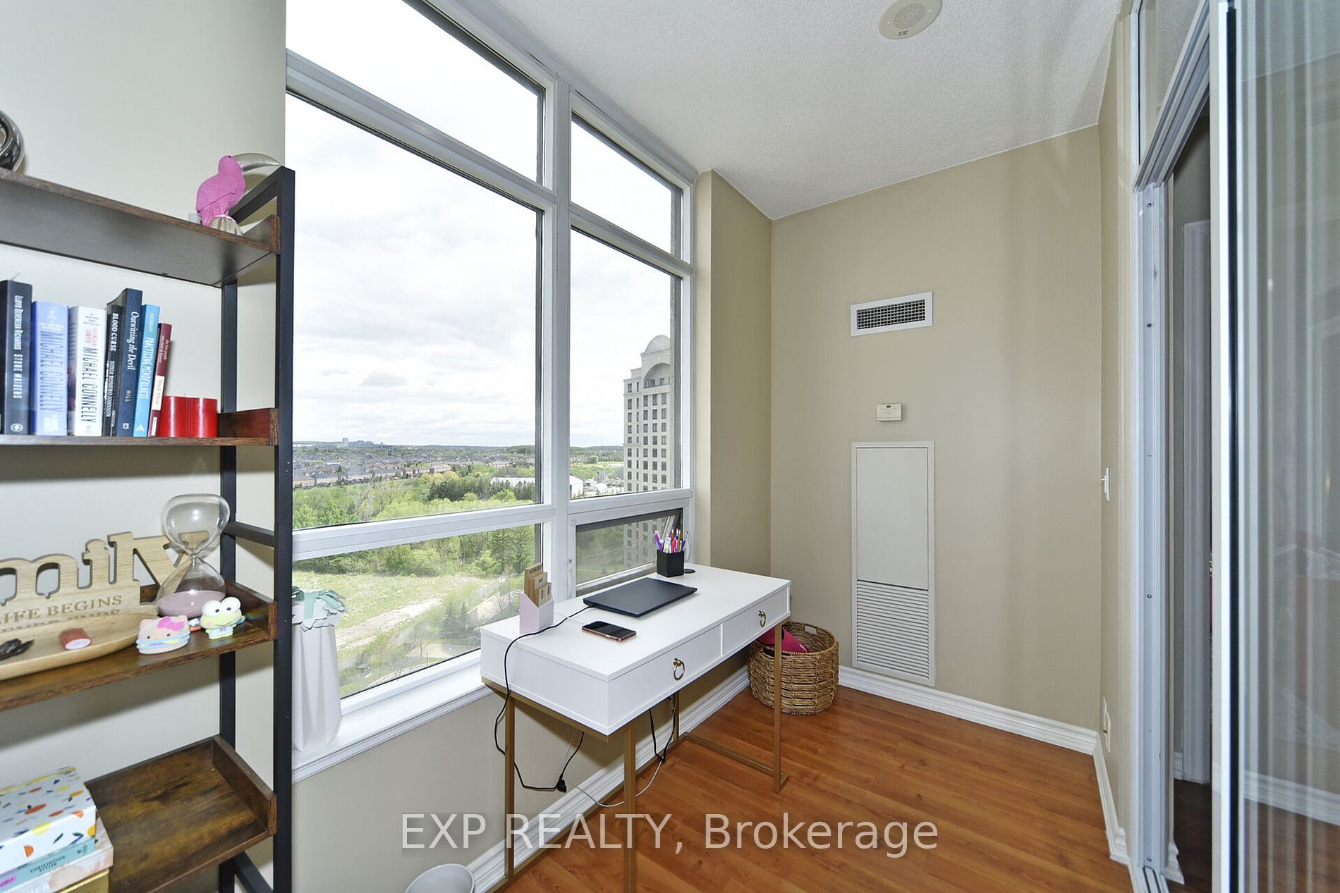 9235 Jane Street, #1404