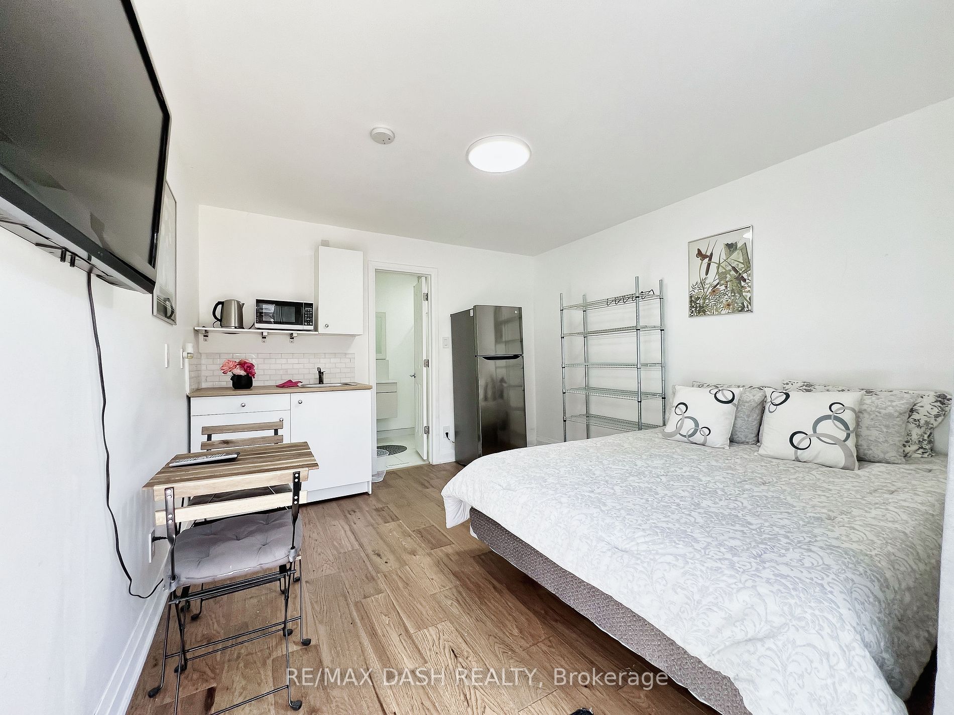 14 Mortimer Crt