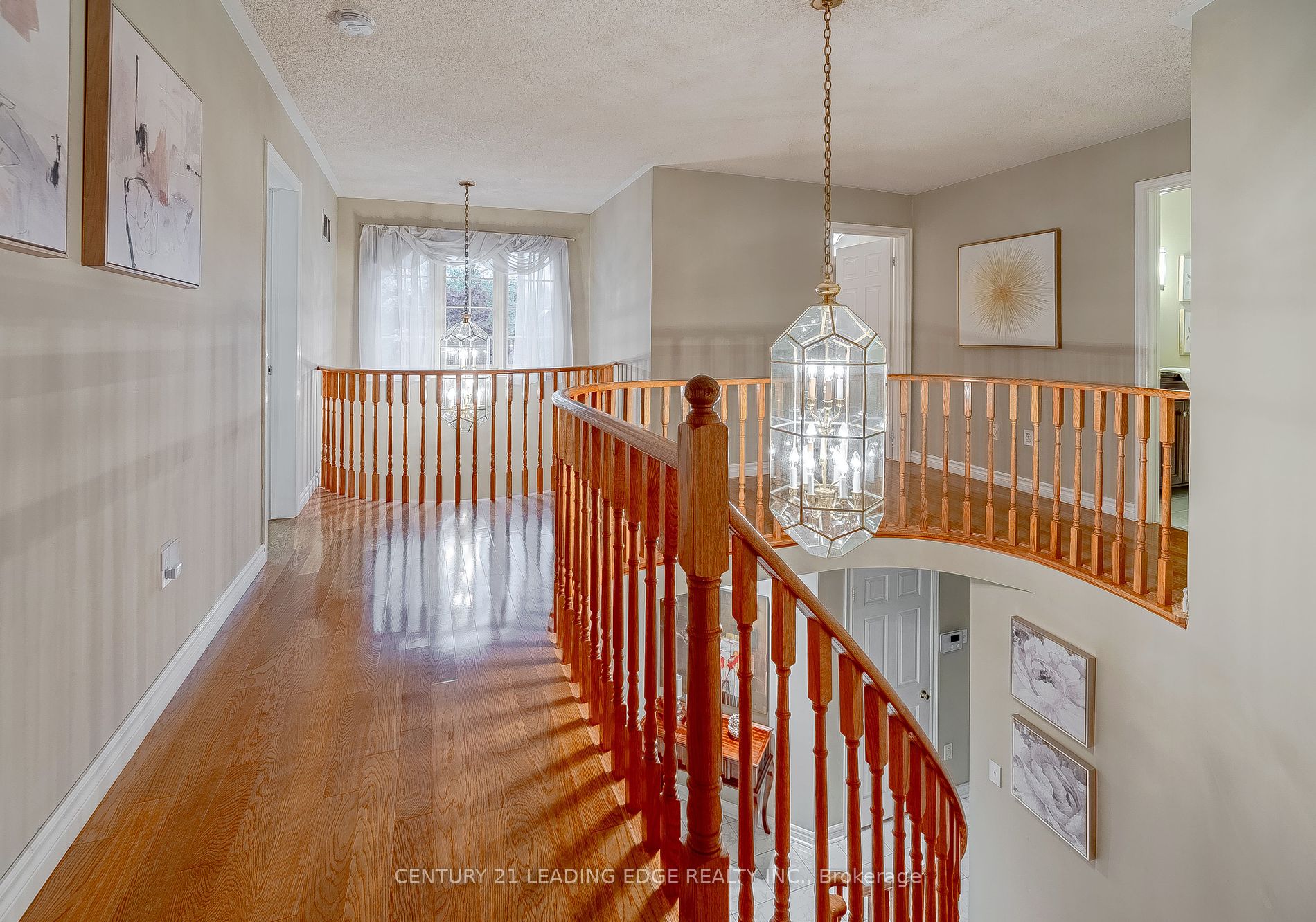 8 Mooreland Court