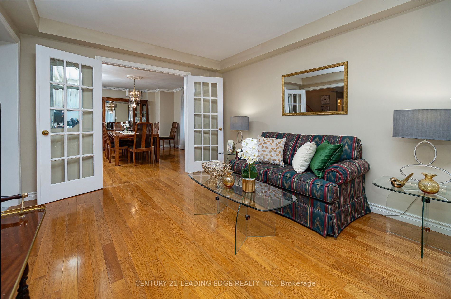 8 Mooreland Court
