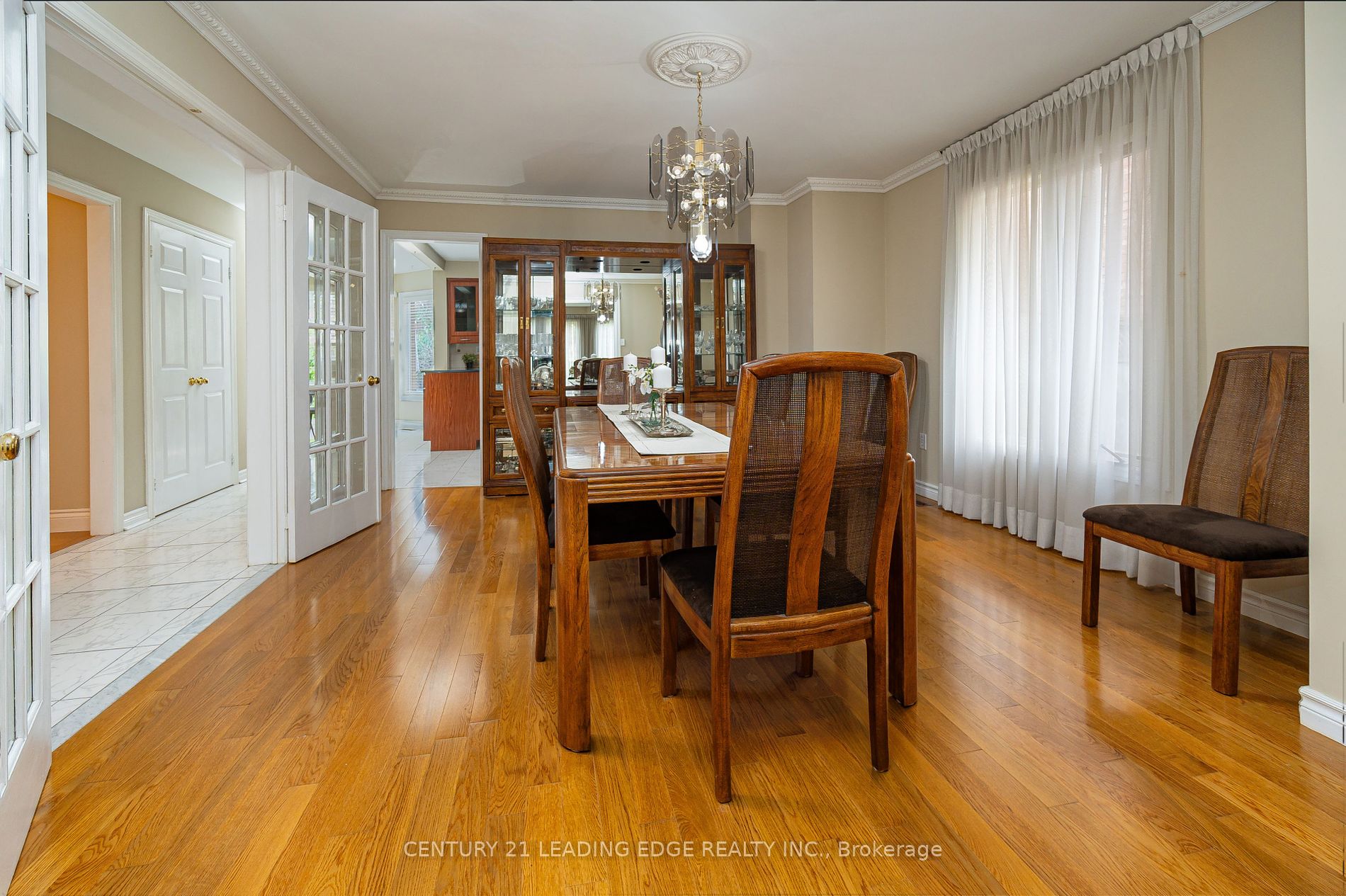 8 Mooreland Court