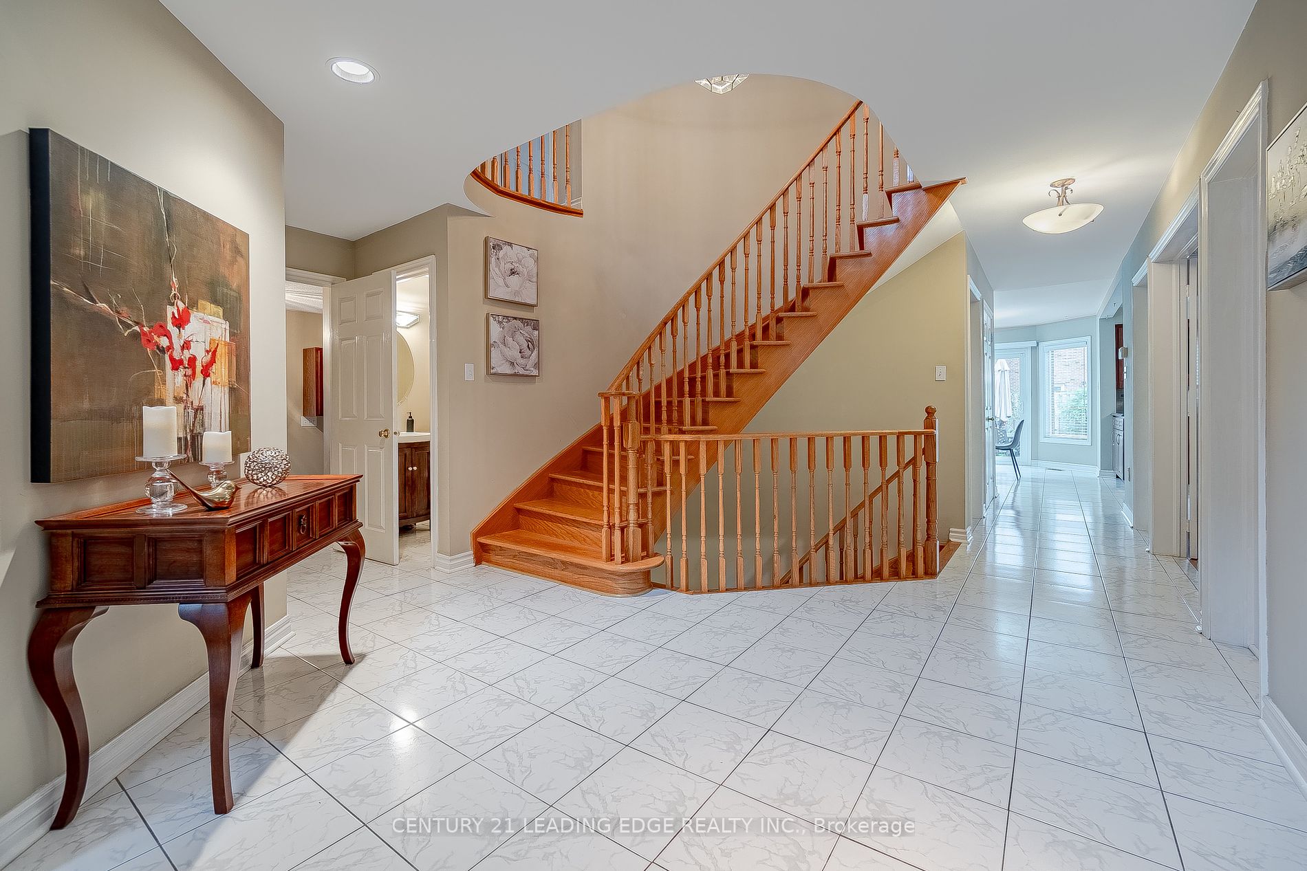 8 Mooreland Court