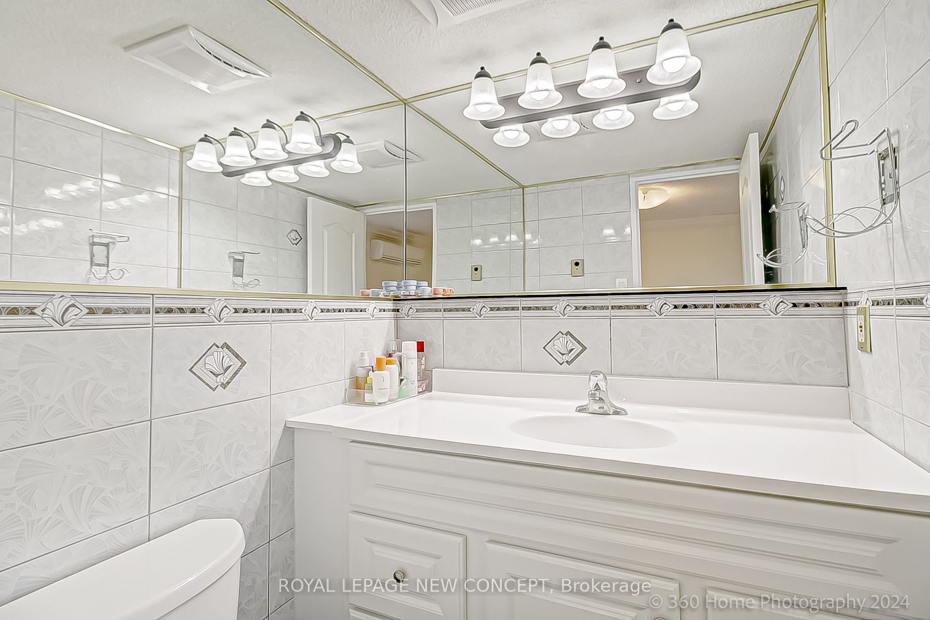 1 Royal Orchard Boulevard, #1002