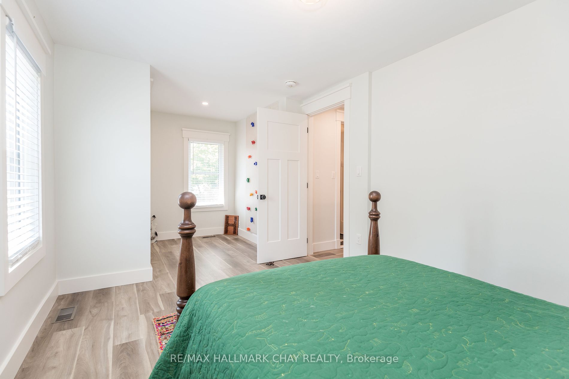 267 Barrie St
