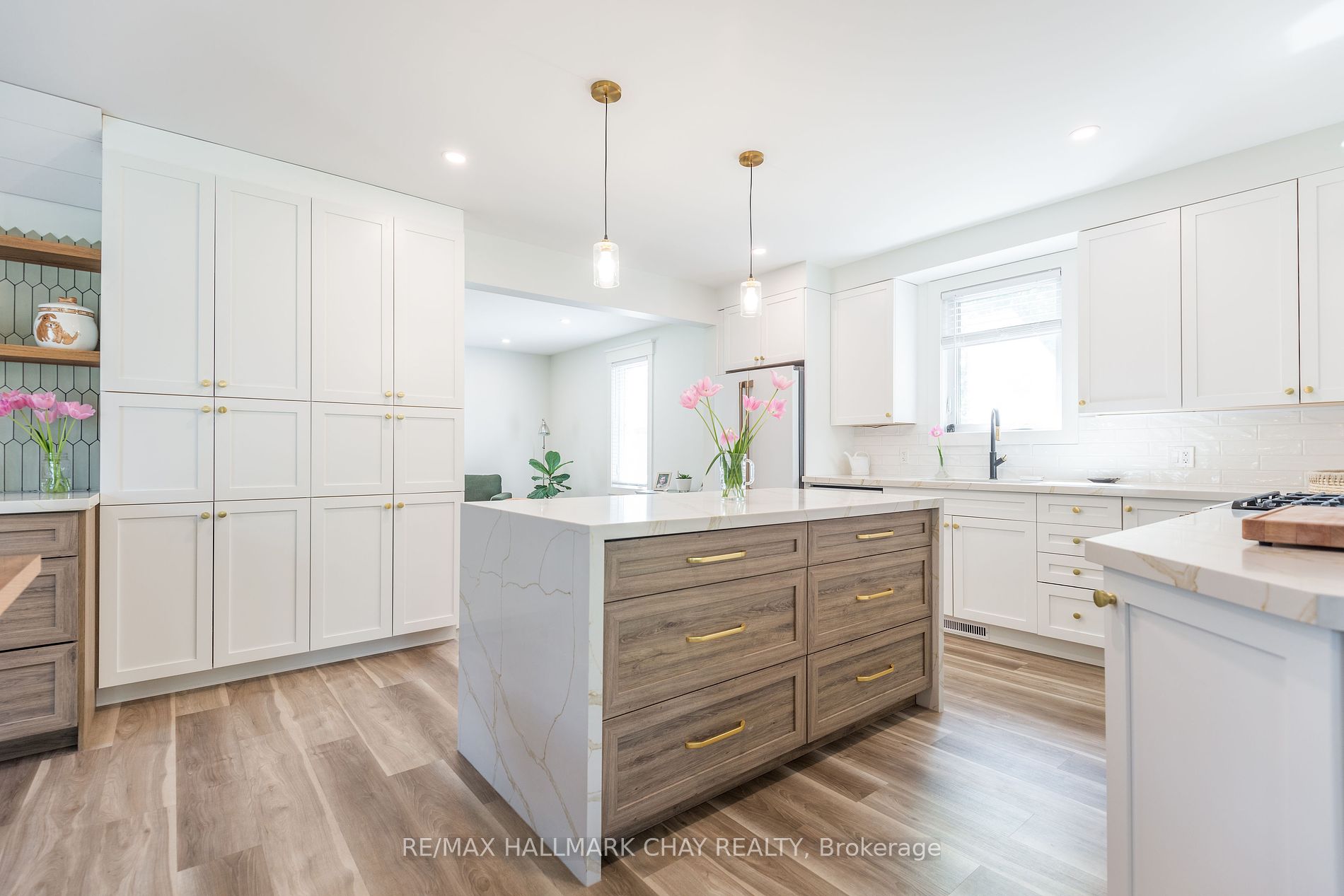 267 Barrie St