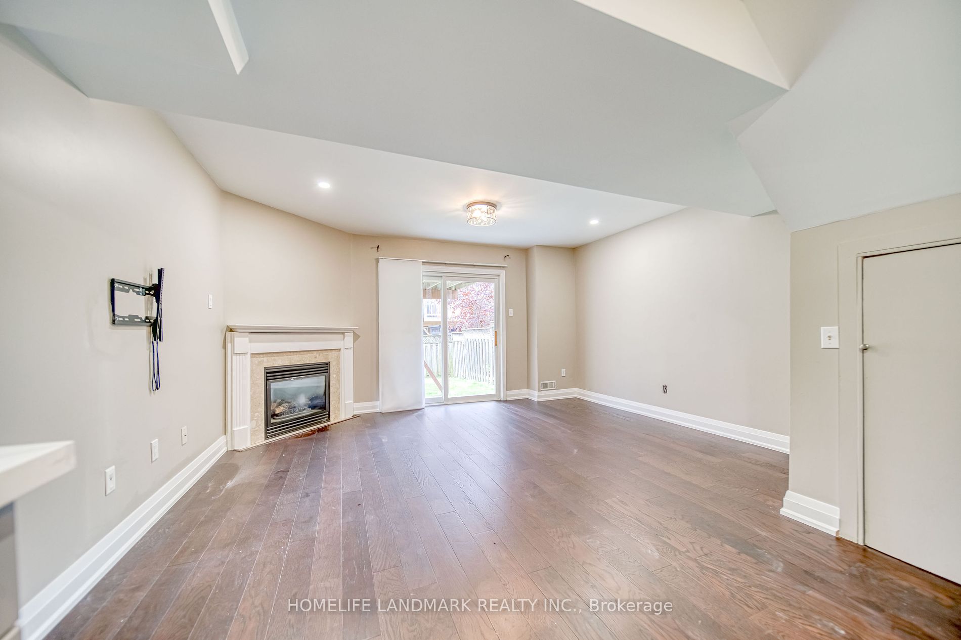 63 Sassafras Circ
