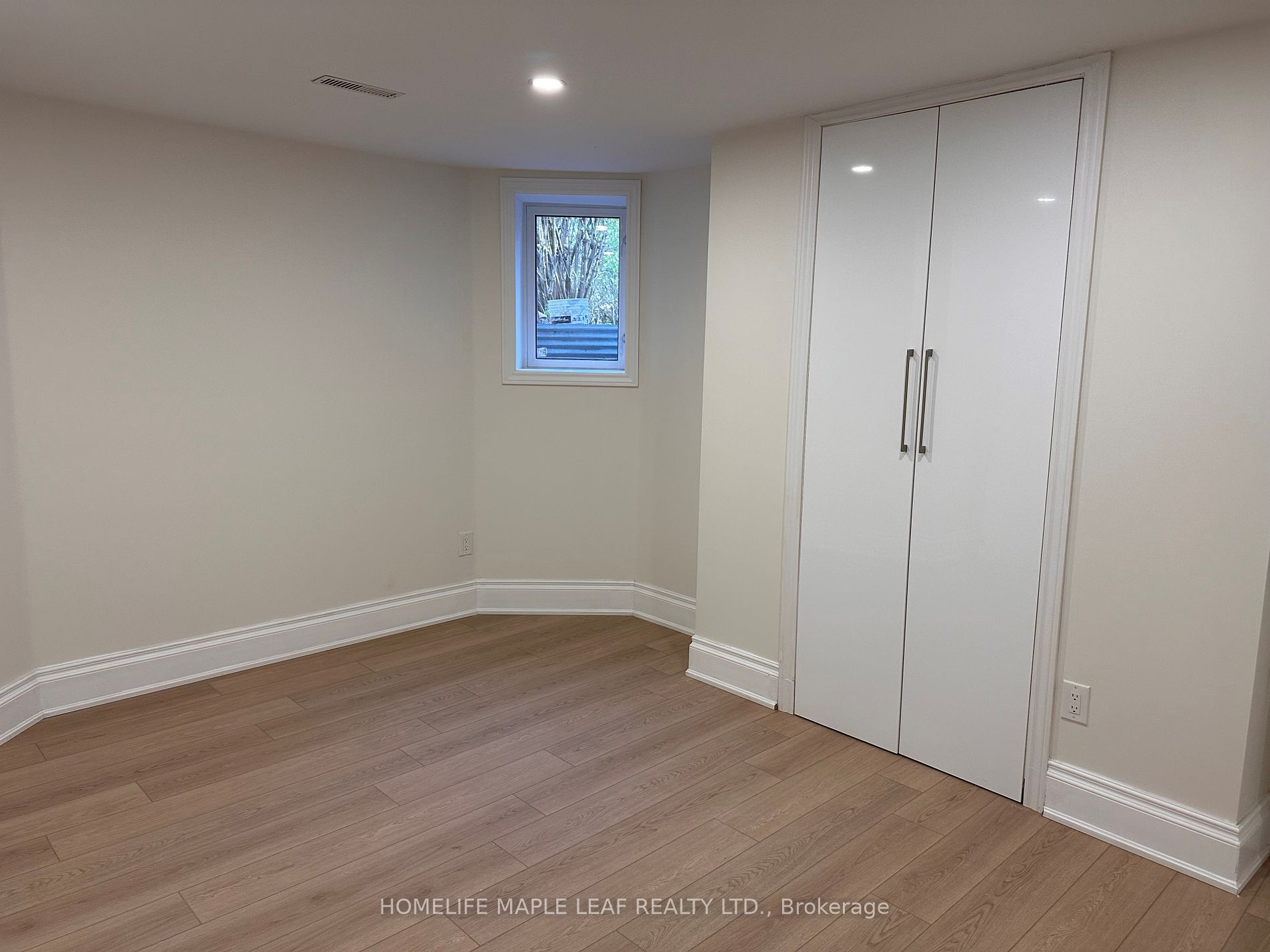 39 Dennis Dr, #1
