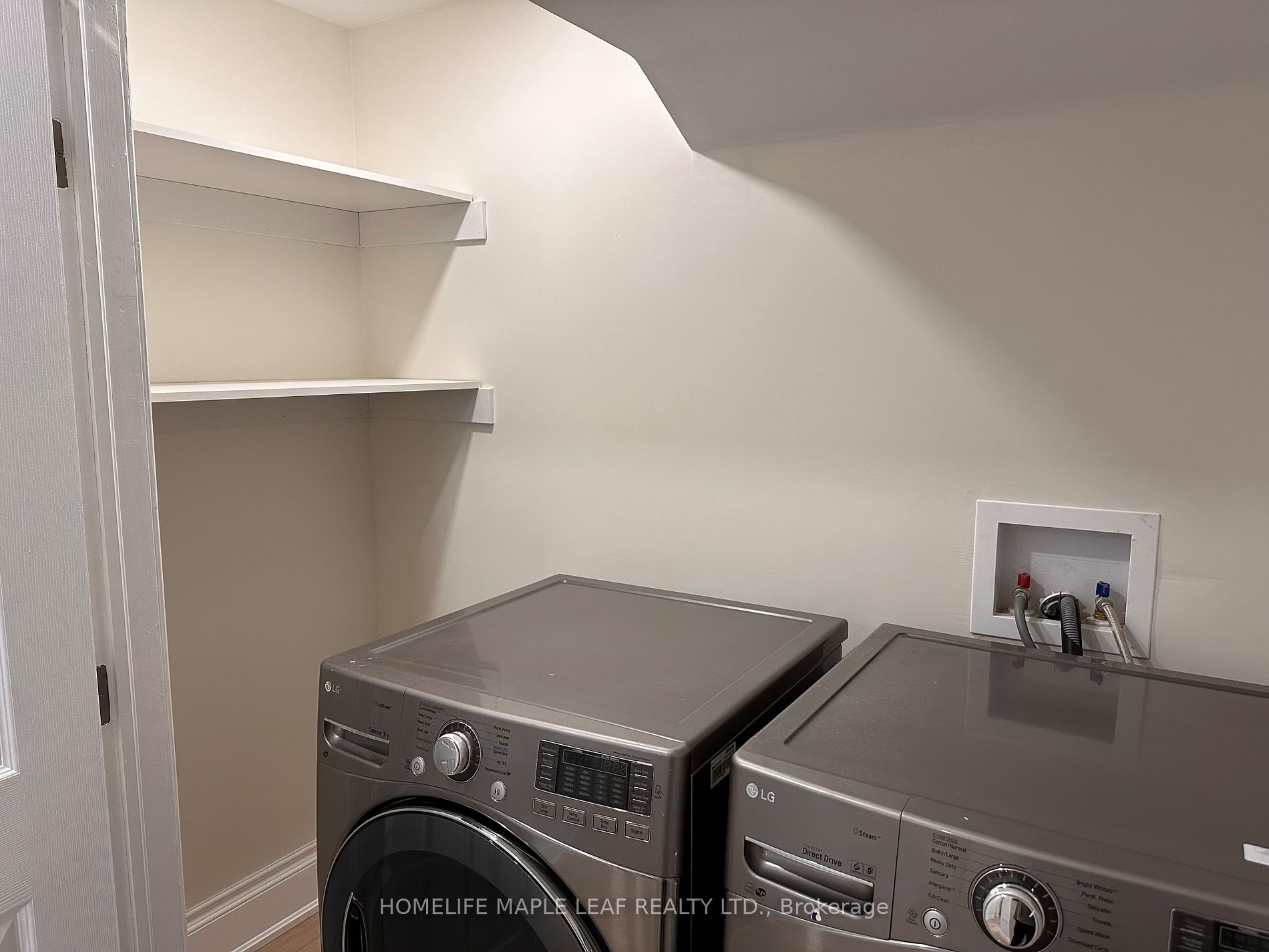 39 Dennis Dr, #1