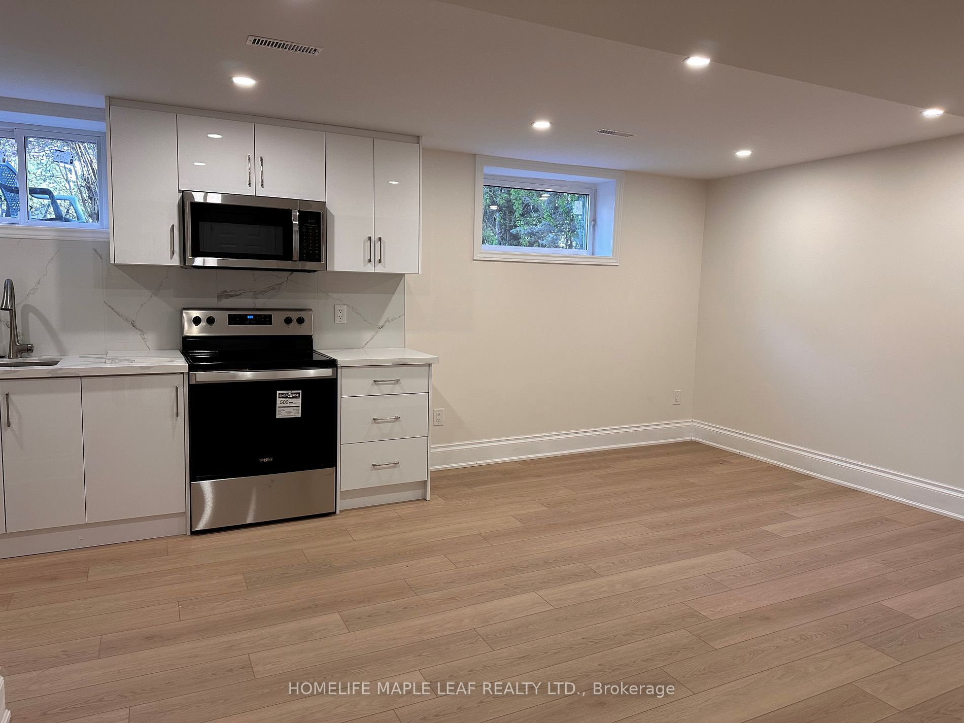 39 Dennis Dr, #1