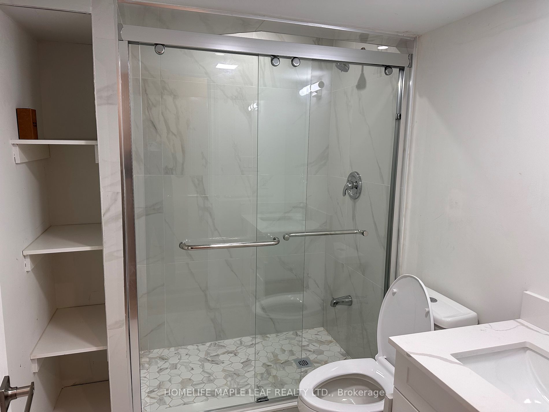39 Dennis Dr, #1