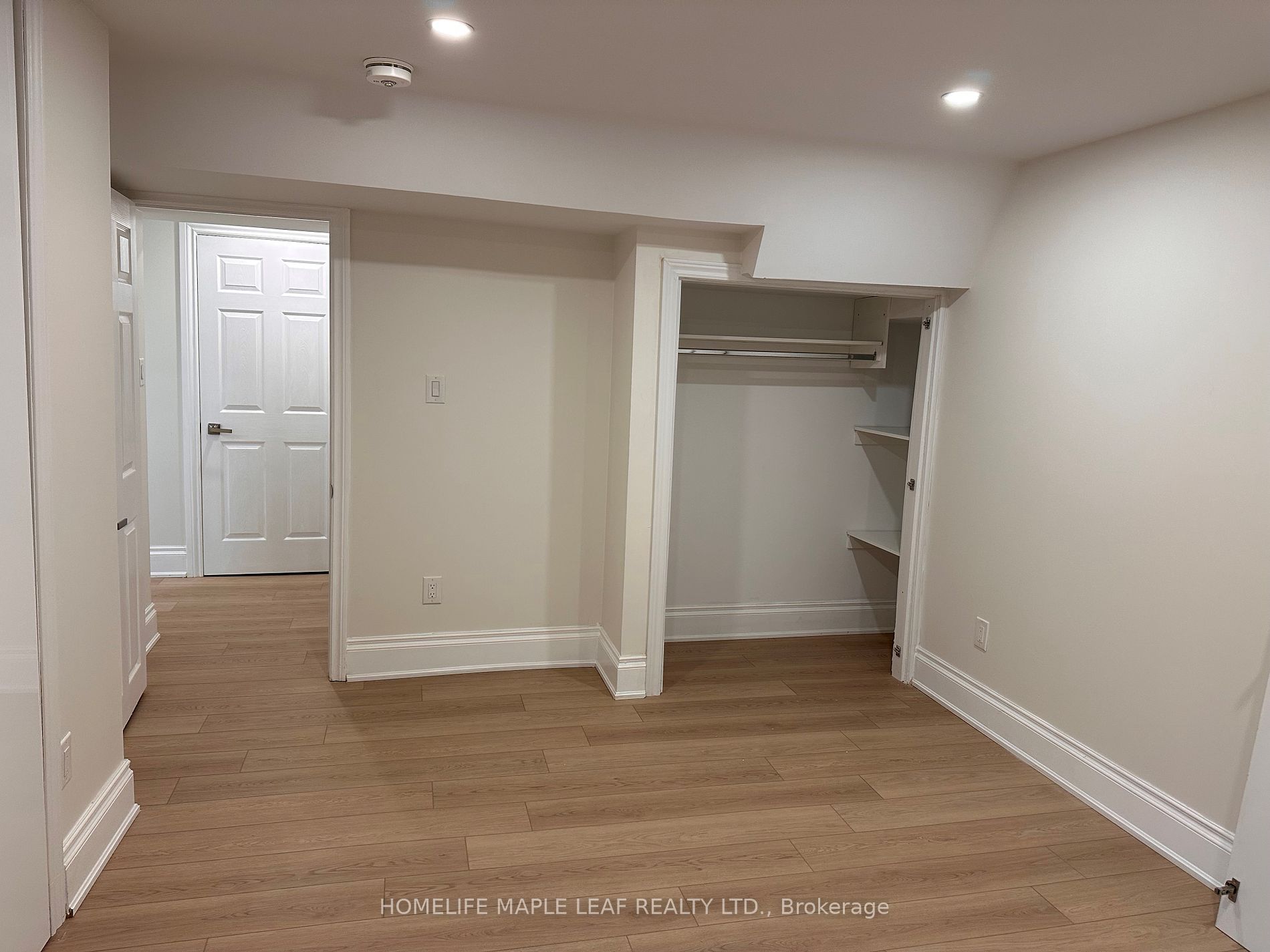 39 Dennis Dr, #1