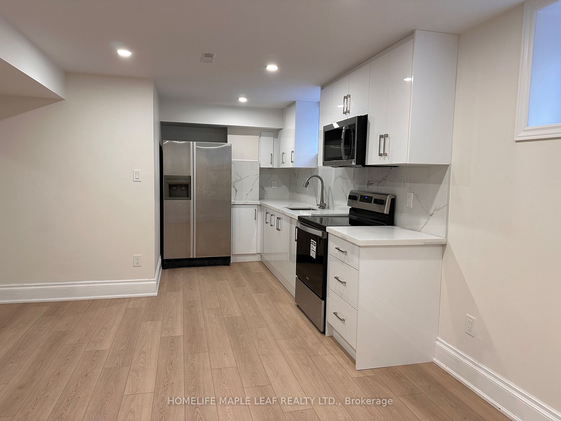 39 Dennis Dr, #1