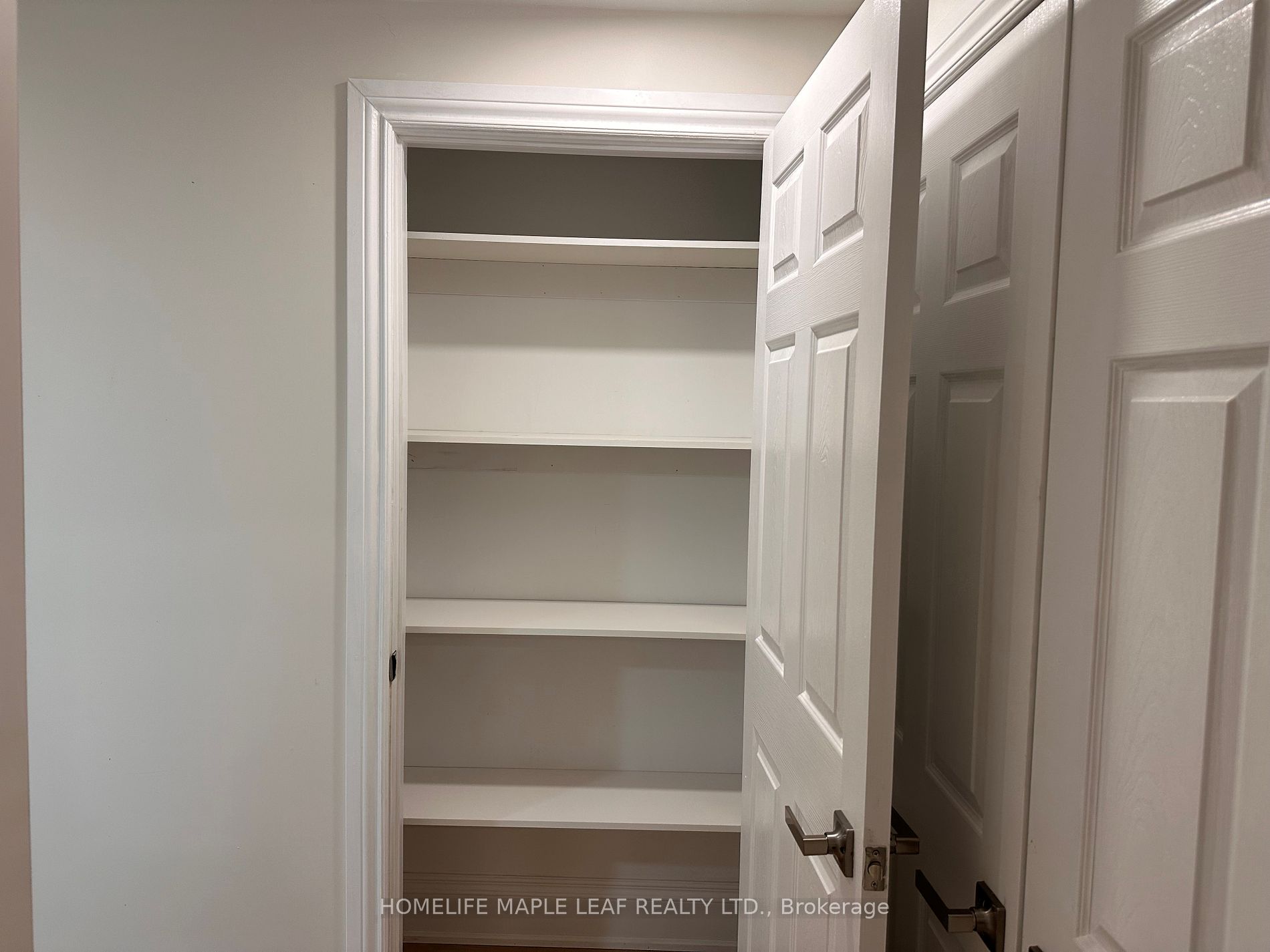 39 Dennis Dr, #1