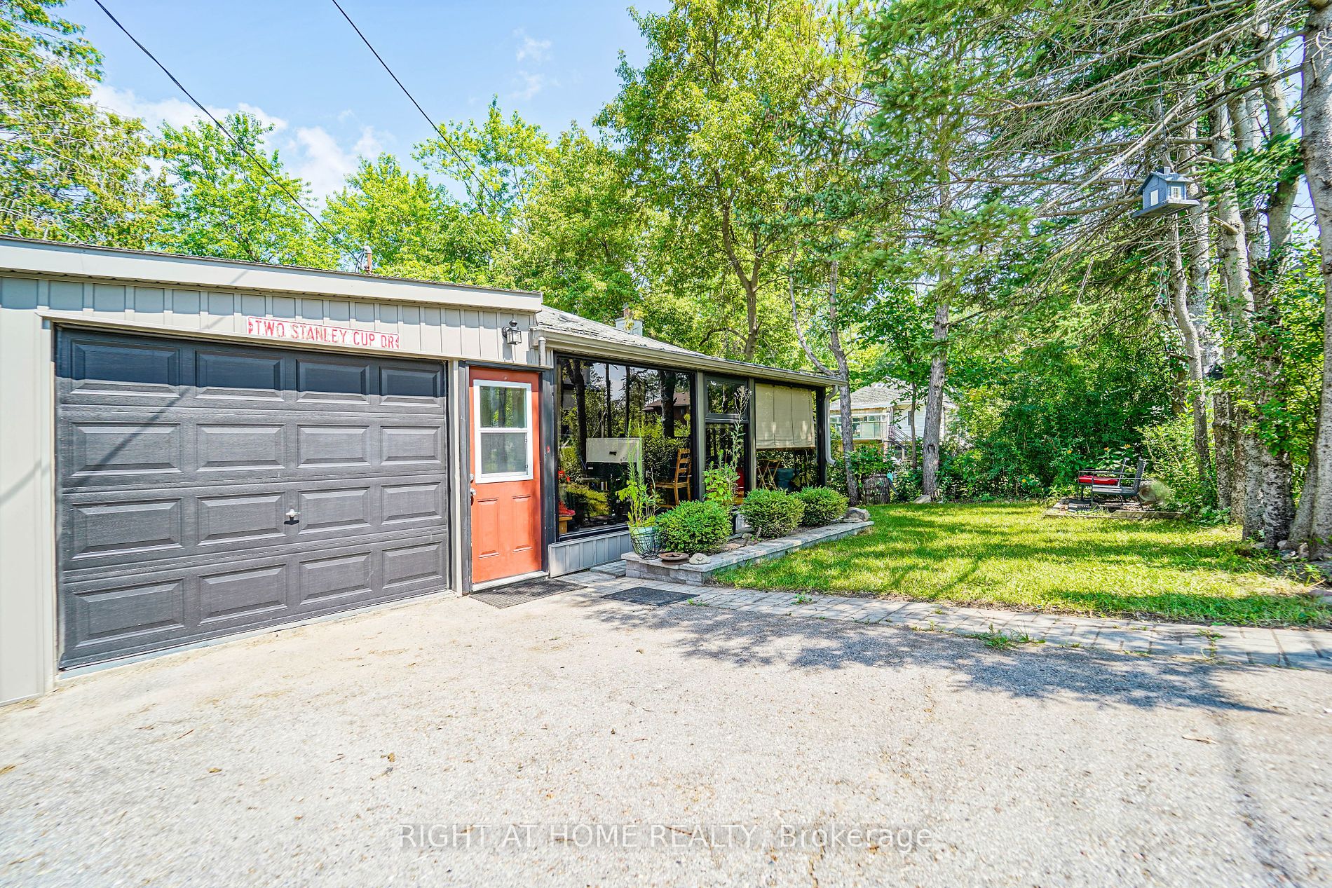 6072 Hillsdale Drive