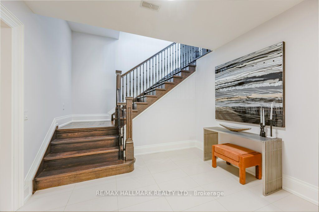 5 Hogan Court