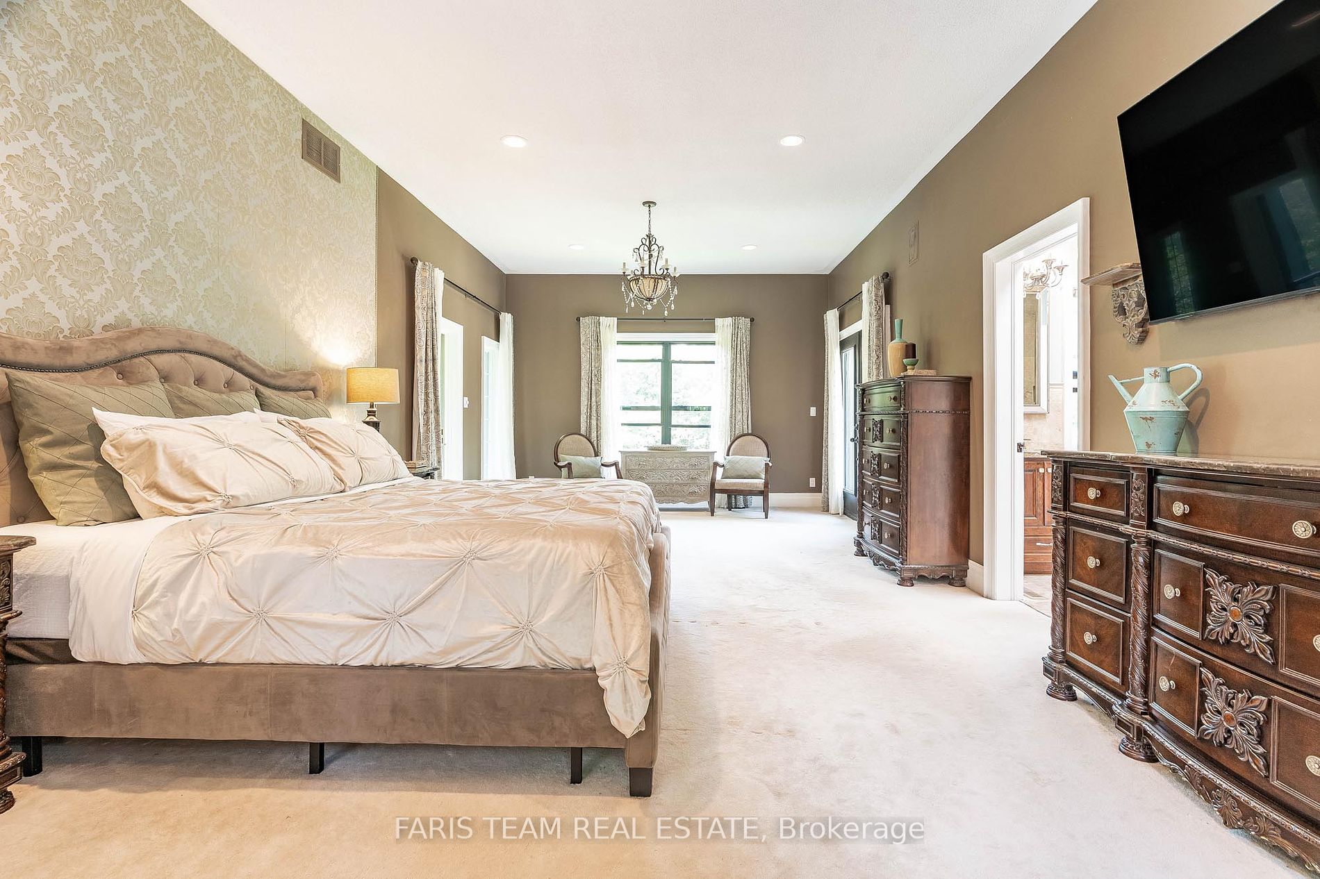 1826 Quantz Cres