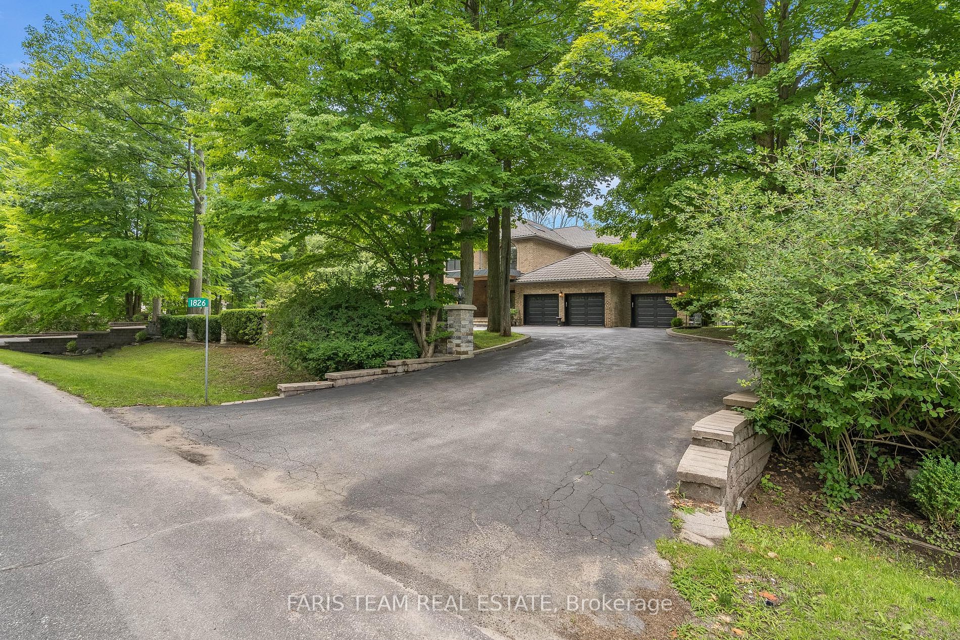 1826 Quantz Cres