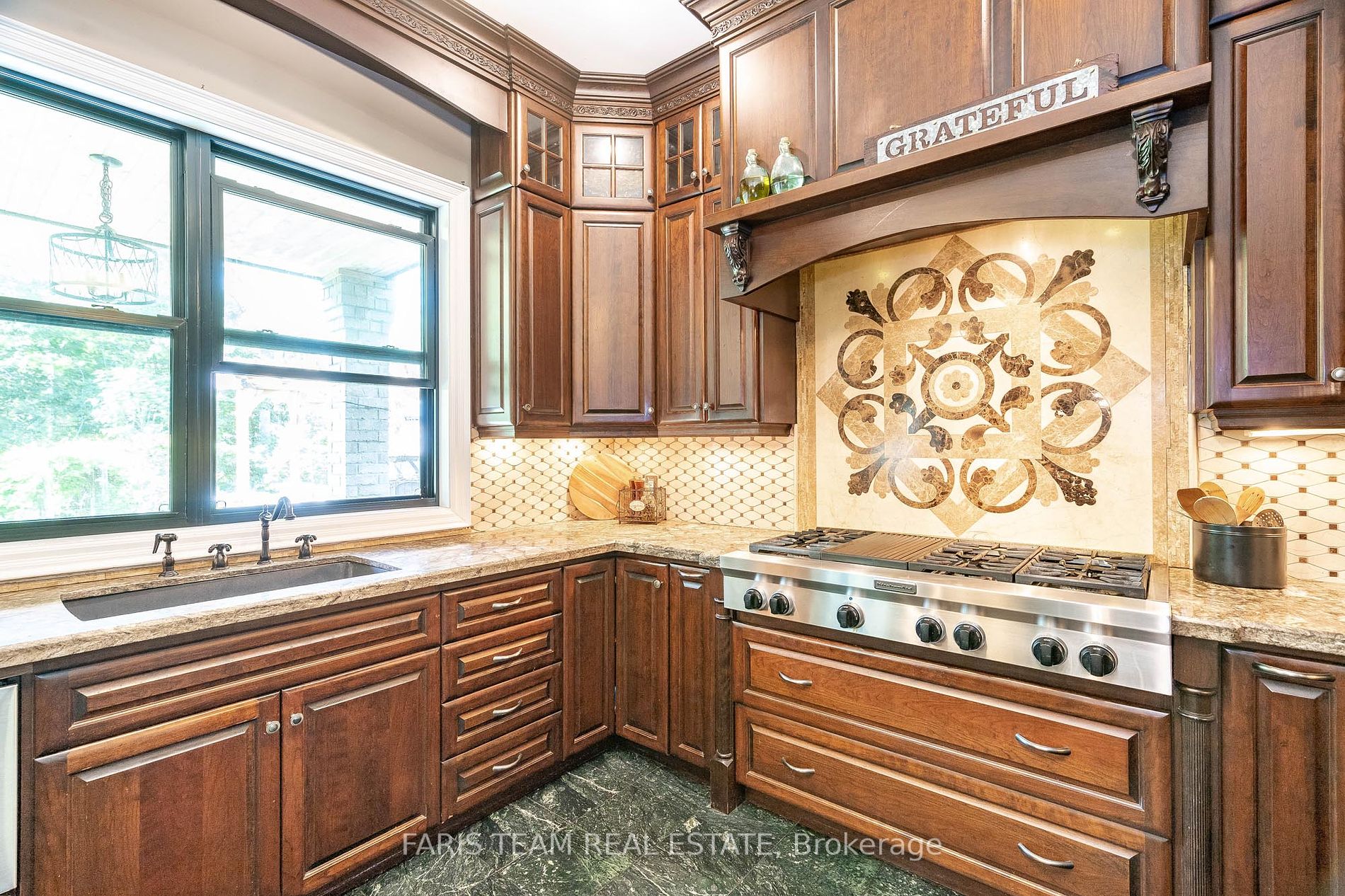 1826 Quantz Cres