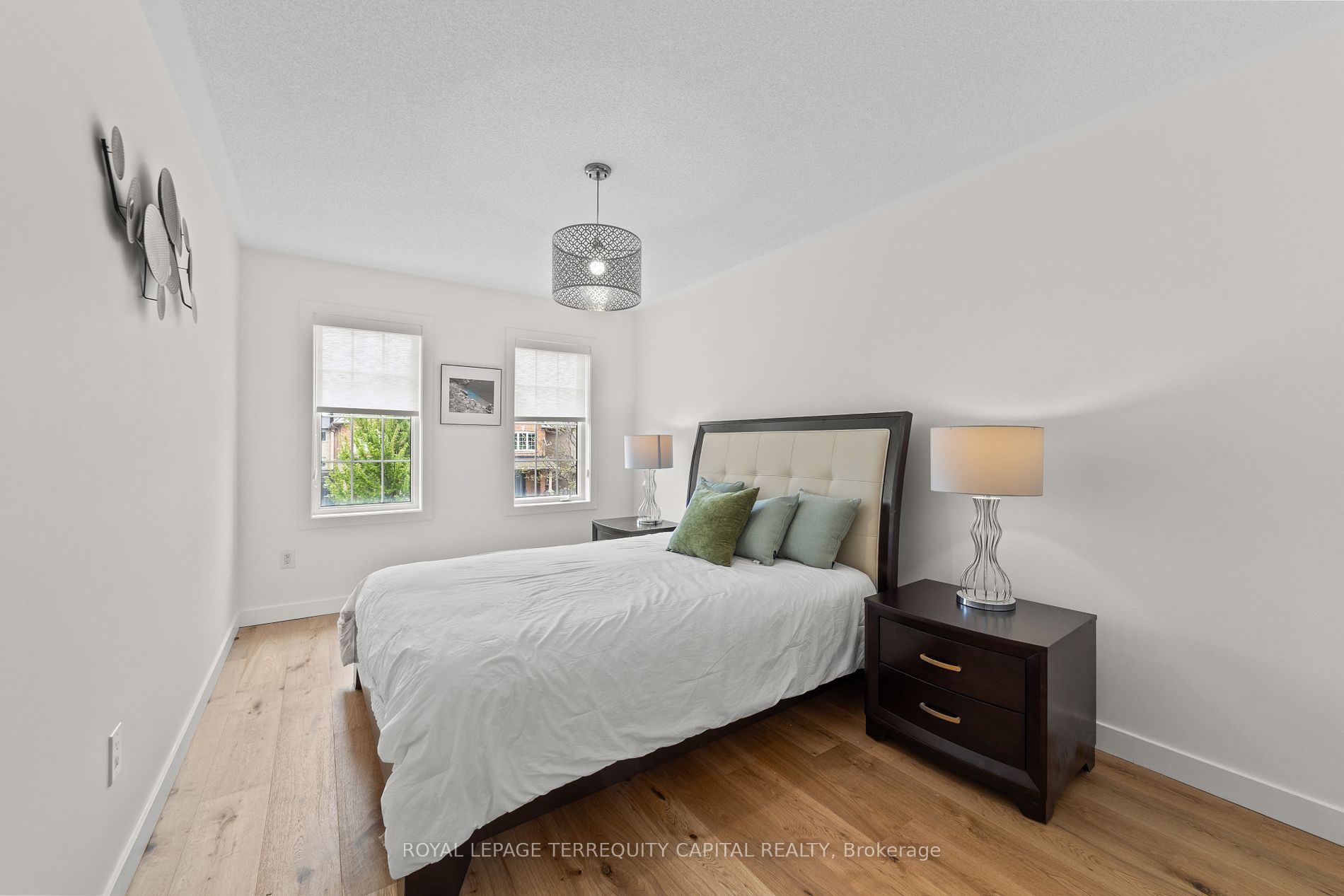 26 Manordale Crescent