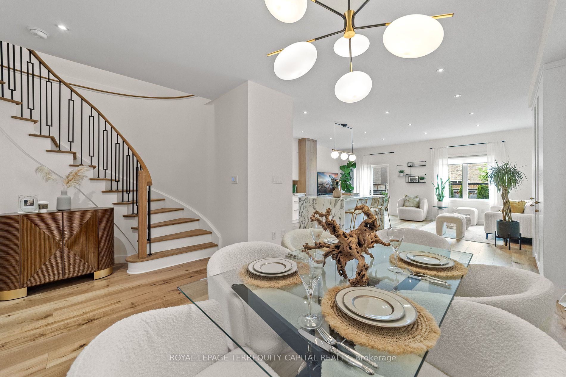 26 Manordale Crescent