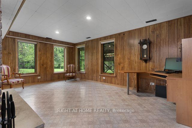 1975 Concession 4 Road