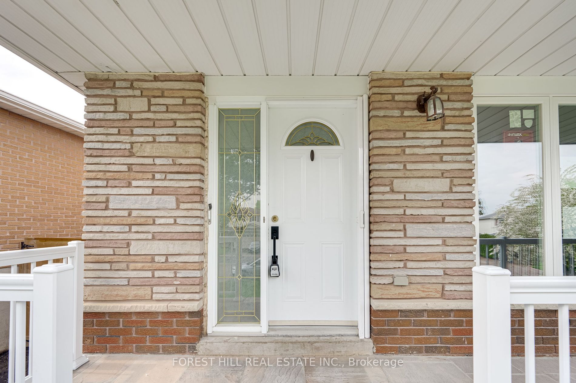 77 Lee Avenue