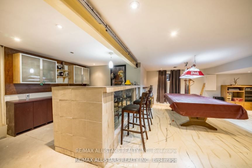 6 Milne Court