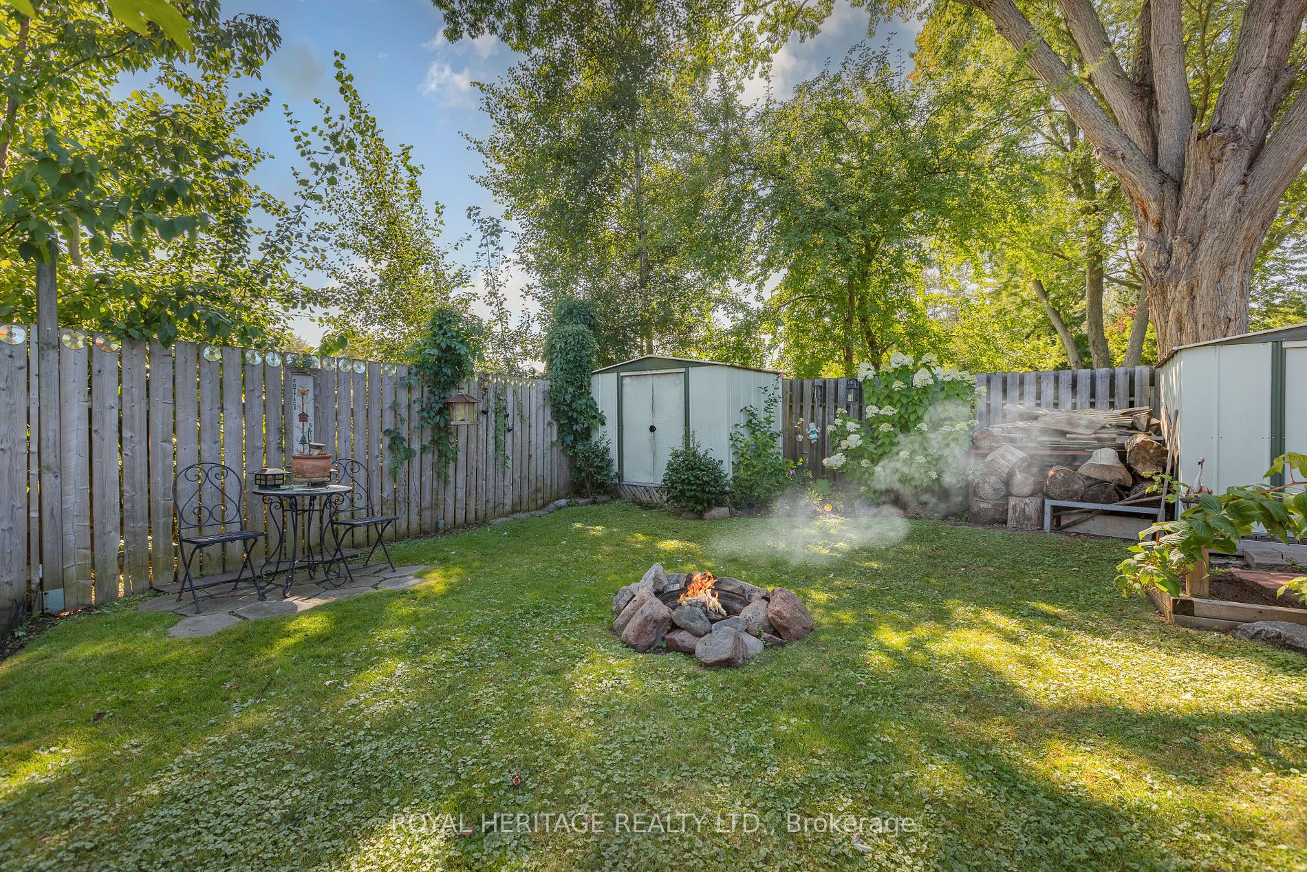 1275 Killarney Beach Rd