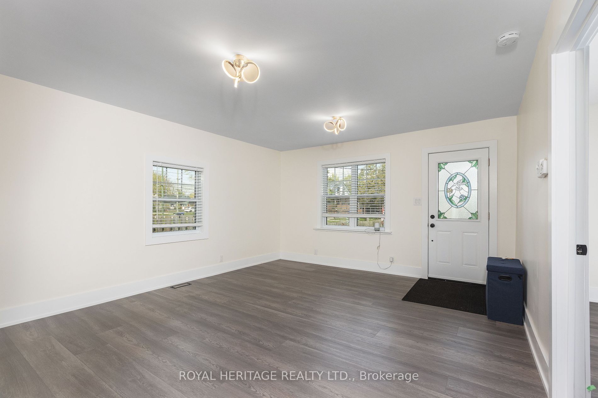 1275 Killarney Beach Rd