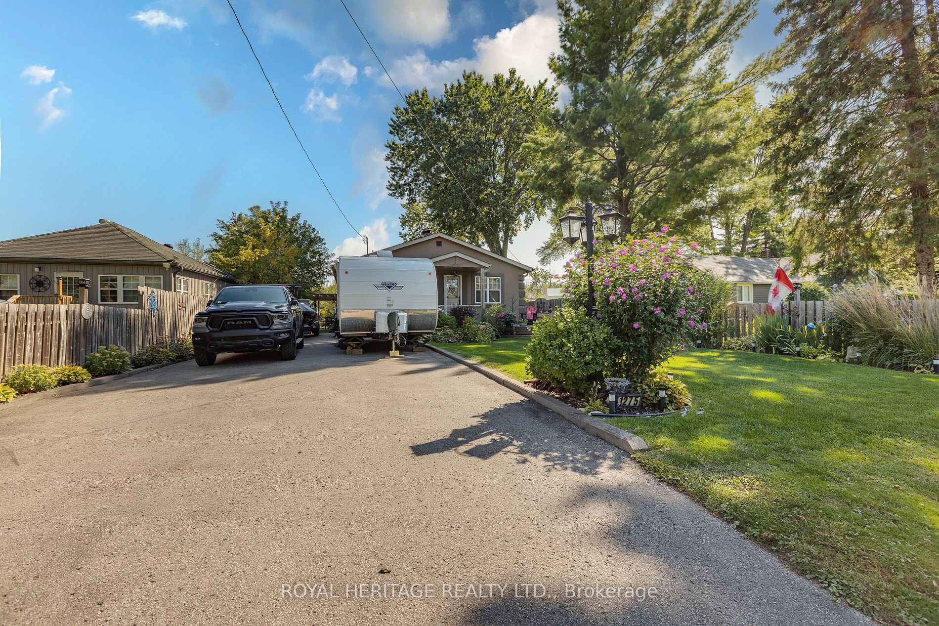 1275 Killarney Beach Rd