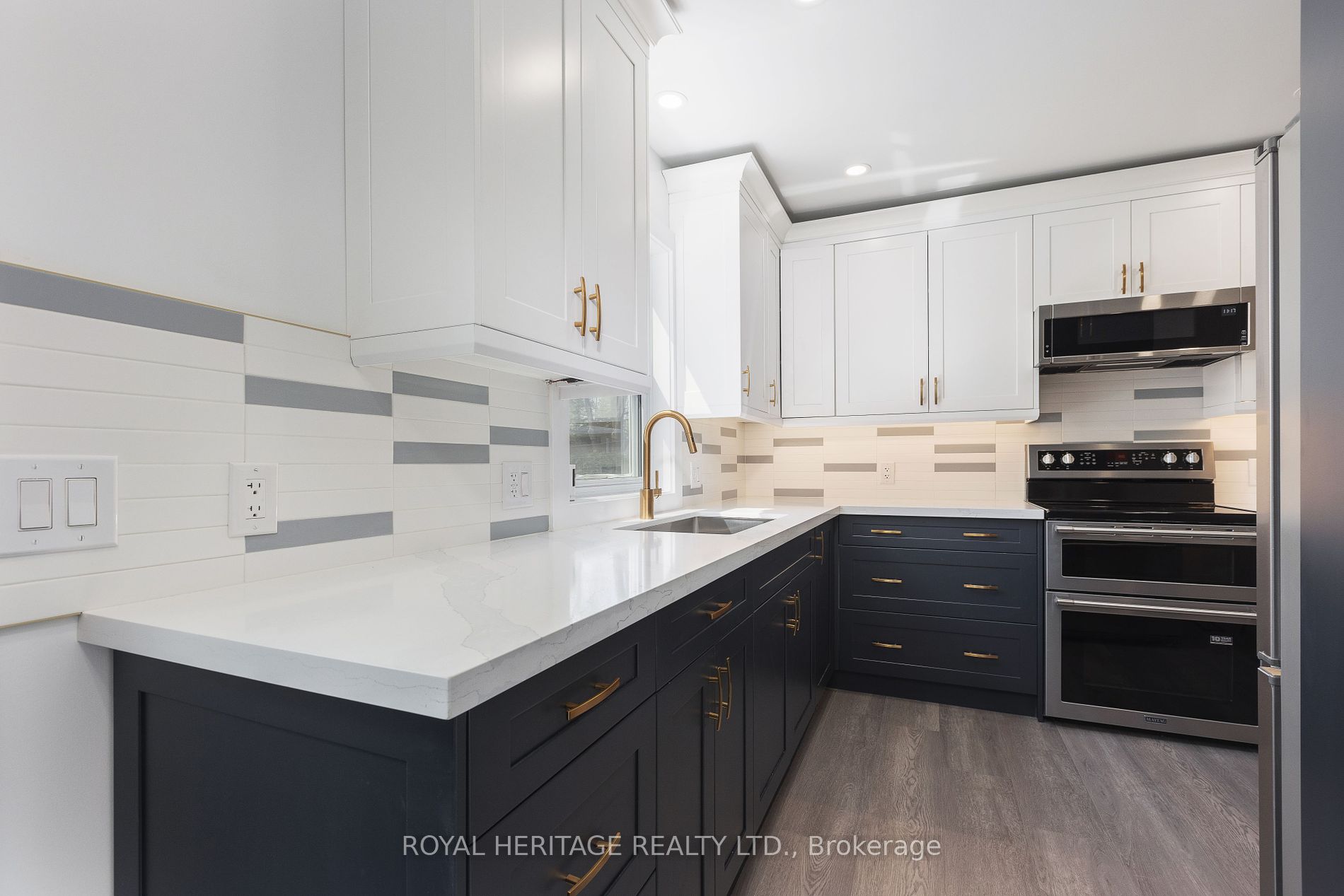 1275 Killarney Beach Rd