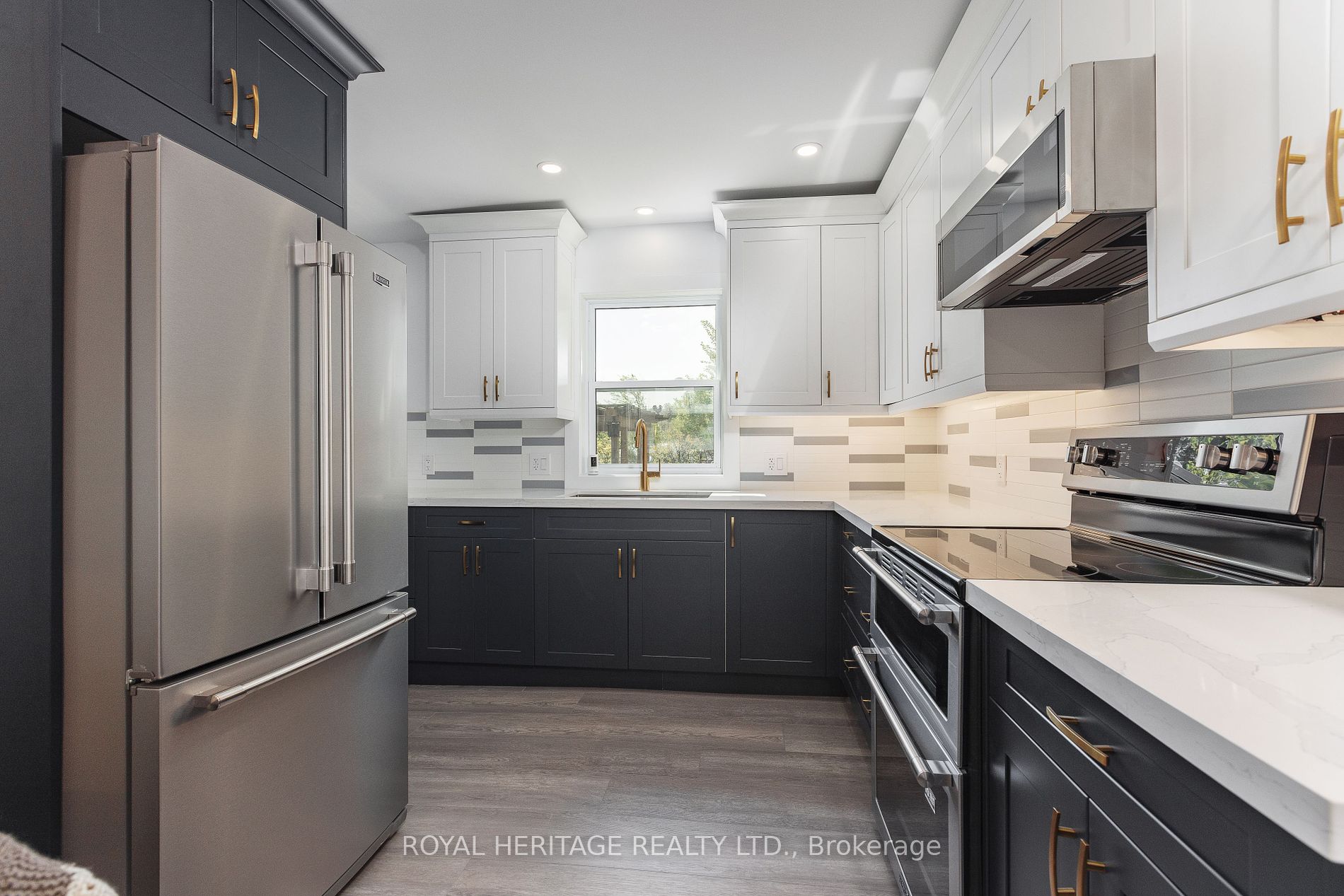 1275 Killarney Beach Rd